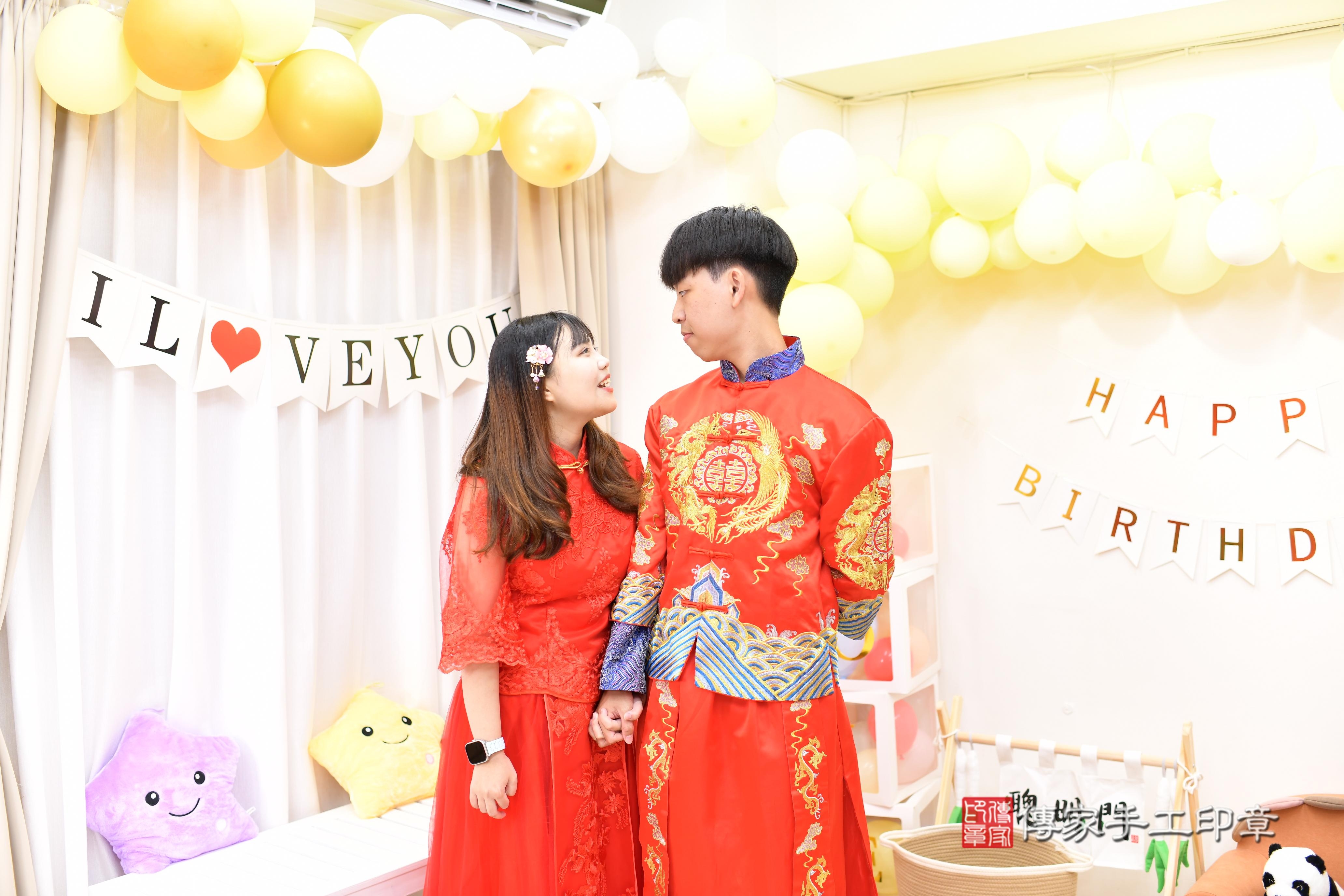 傳家手工印章高雄店、抓周、度脺、美式風會場、傳家嬰兒古禮、吉祥話、抓周道具物品24種、拍照。抓周證書。寶寶抓周、滿周歲、生日快樂、祝福