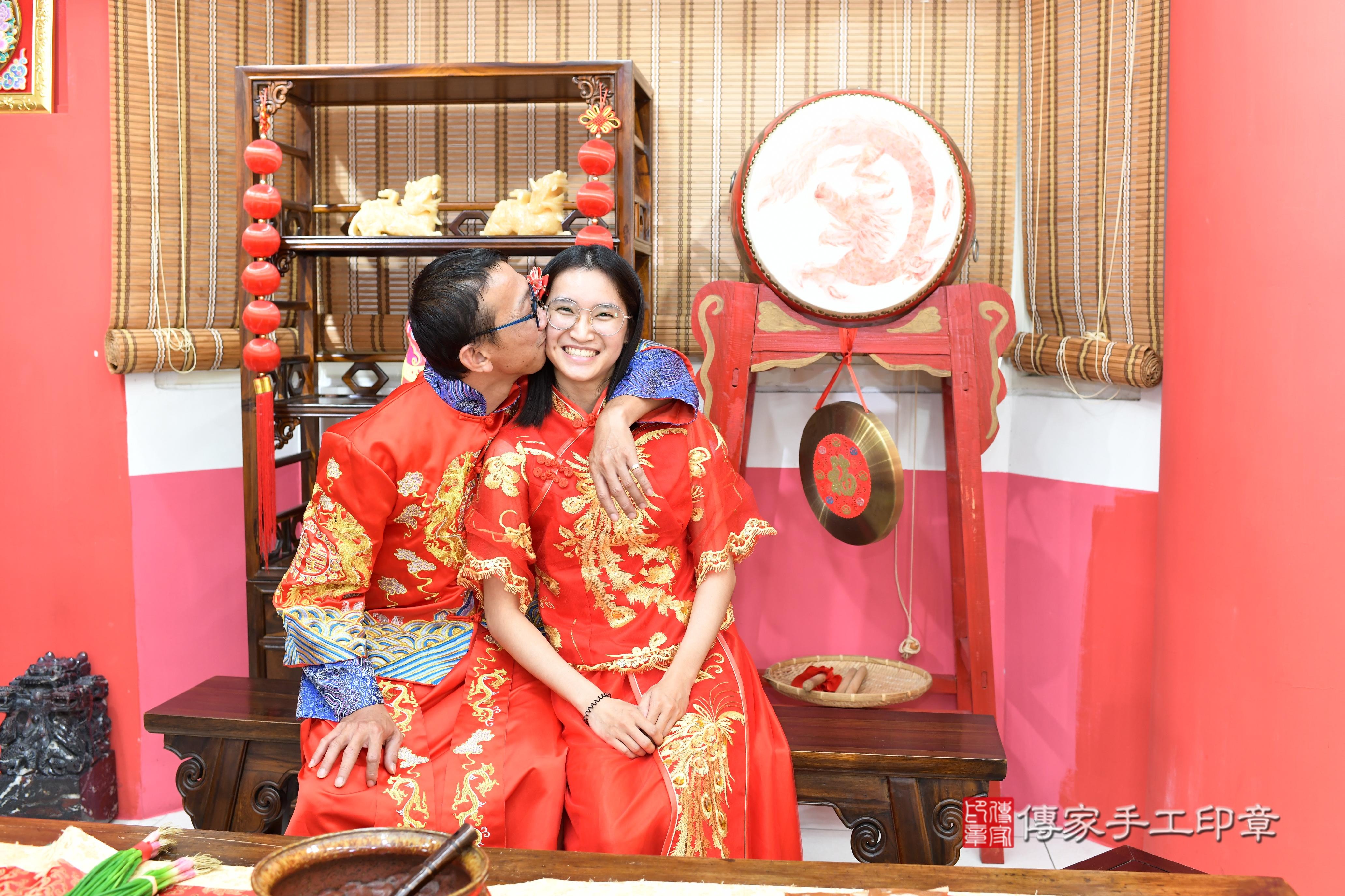 傳家手工印章高雄店、抓周、度脺、美式風會場、傳家嬰兒古禮、吉祥話、抓周道具物品24種、拍照。抓周證書。寶寶抓周、滿周歲、生日快樂、祝福