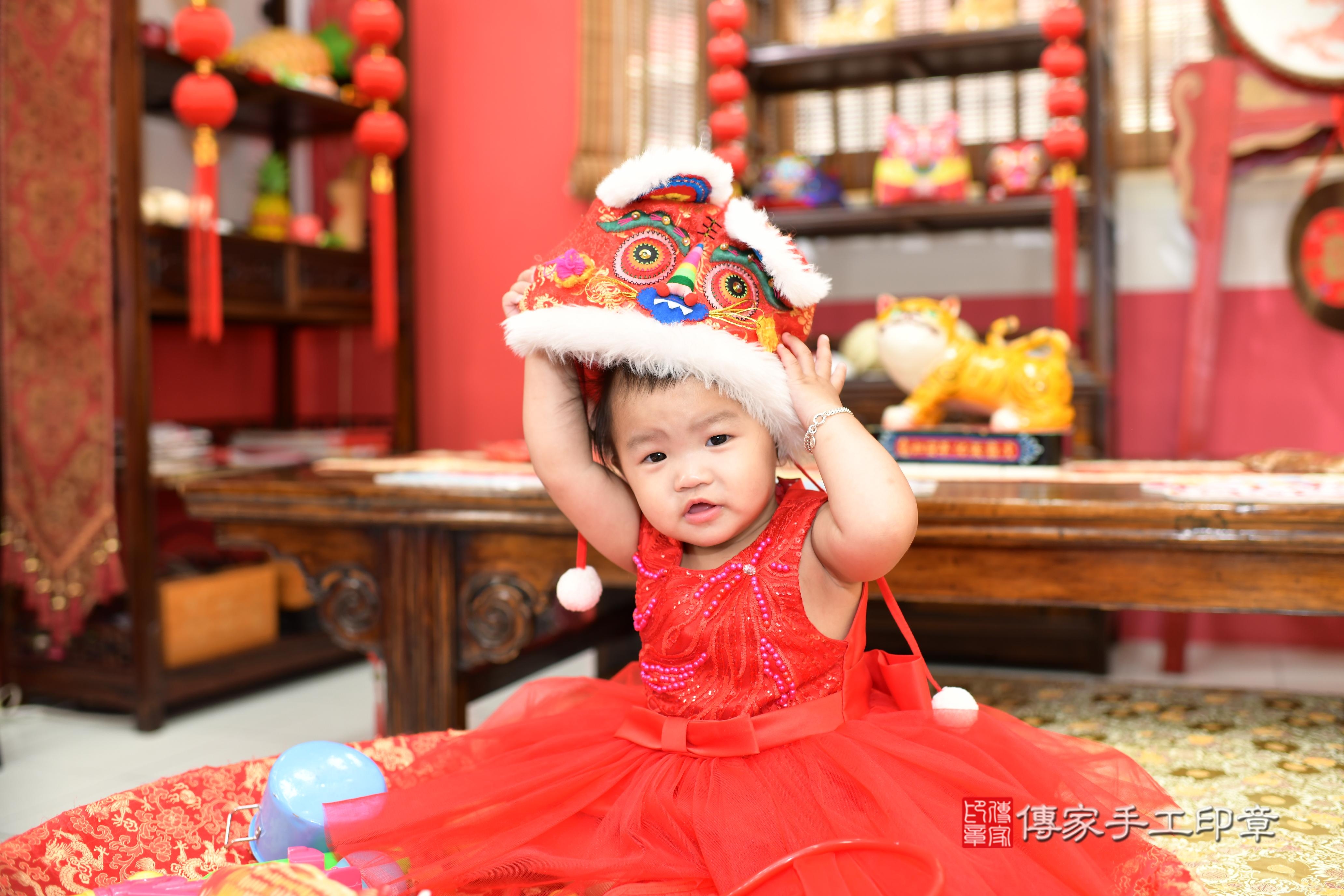 傳家手工印章高雄店、抓周、度脺、美式風會場、傳家嬰兒古禮、吉祥話、抓周道具物品24種、拍照。抓周證書。寶寶抓周、滿周歲、生日快樂、祝福