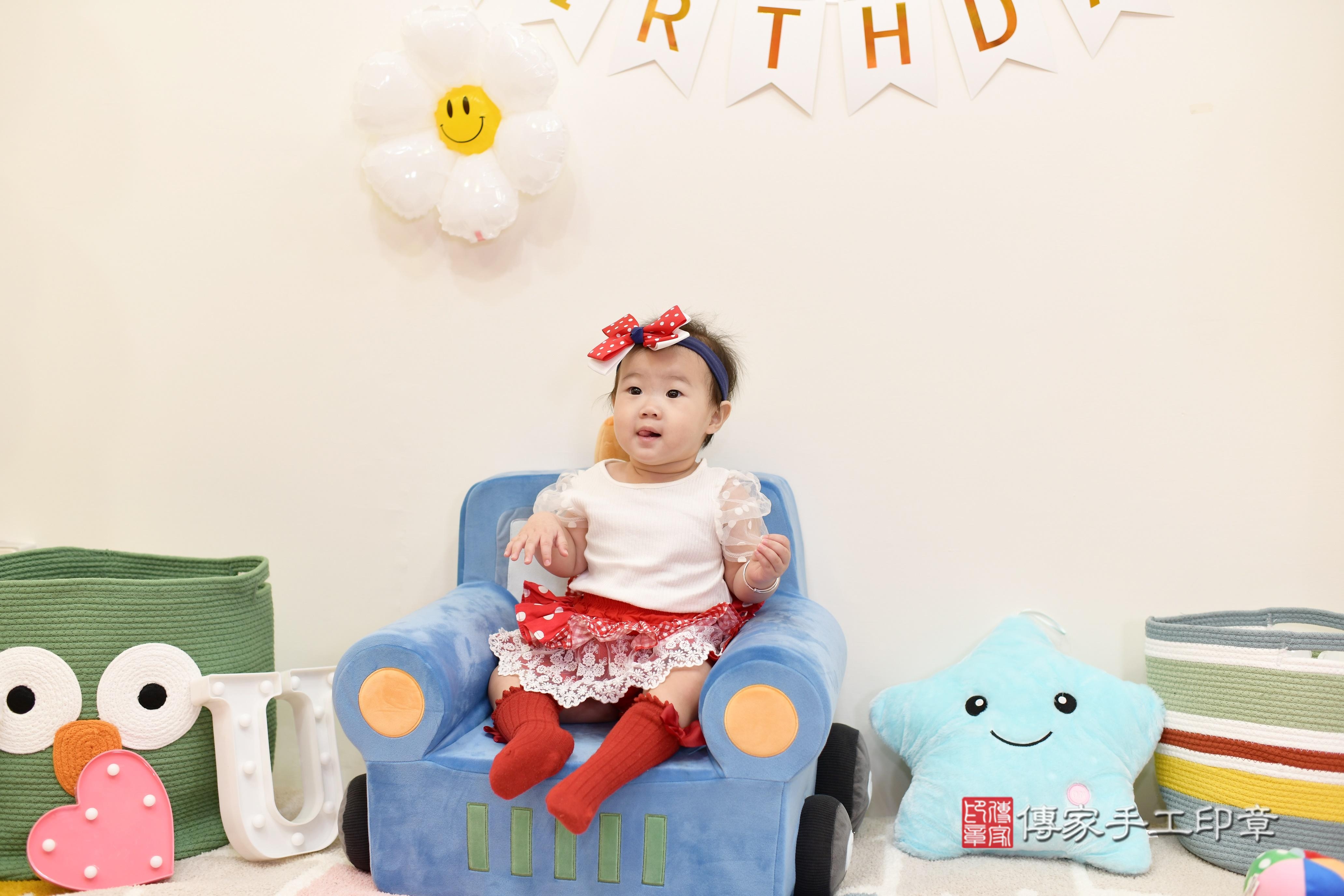 傳家手工印章高雄店、抓周、度脺、中國風會場、傳家嬰兒古禮、吉祥話、抓周道具物品24種、拍照。抓周證書。寶寶抓周、滿周歲、生日快樂、祝福