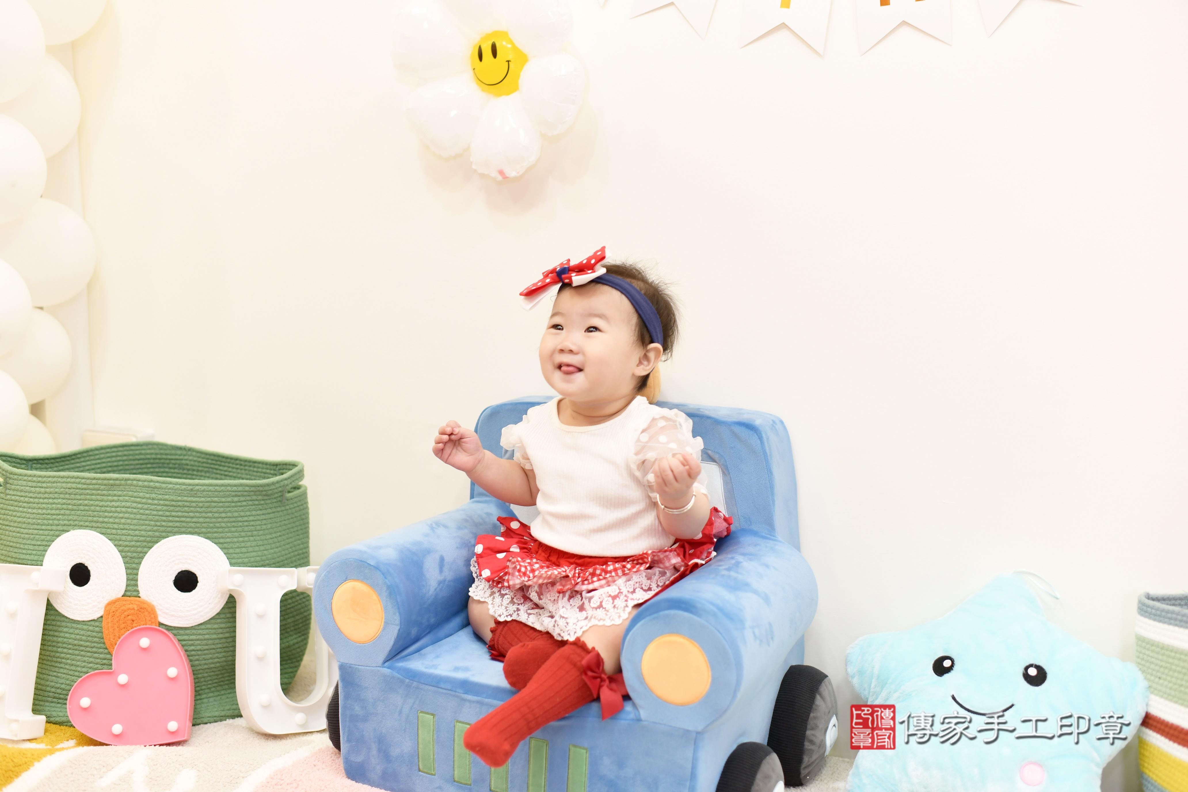 傳家手工印章高雄店、抓周、度脺、中國風會場、傳家嬰兒古禮、吉祥話、抓周道具物品24種、拍照。抓周證書。寶寶抓周、滿周歲、生日快樂、祝福