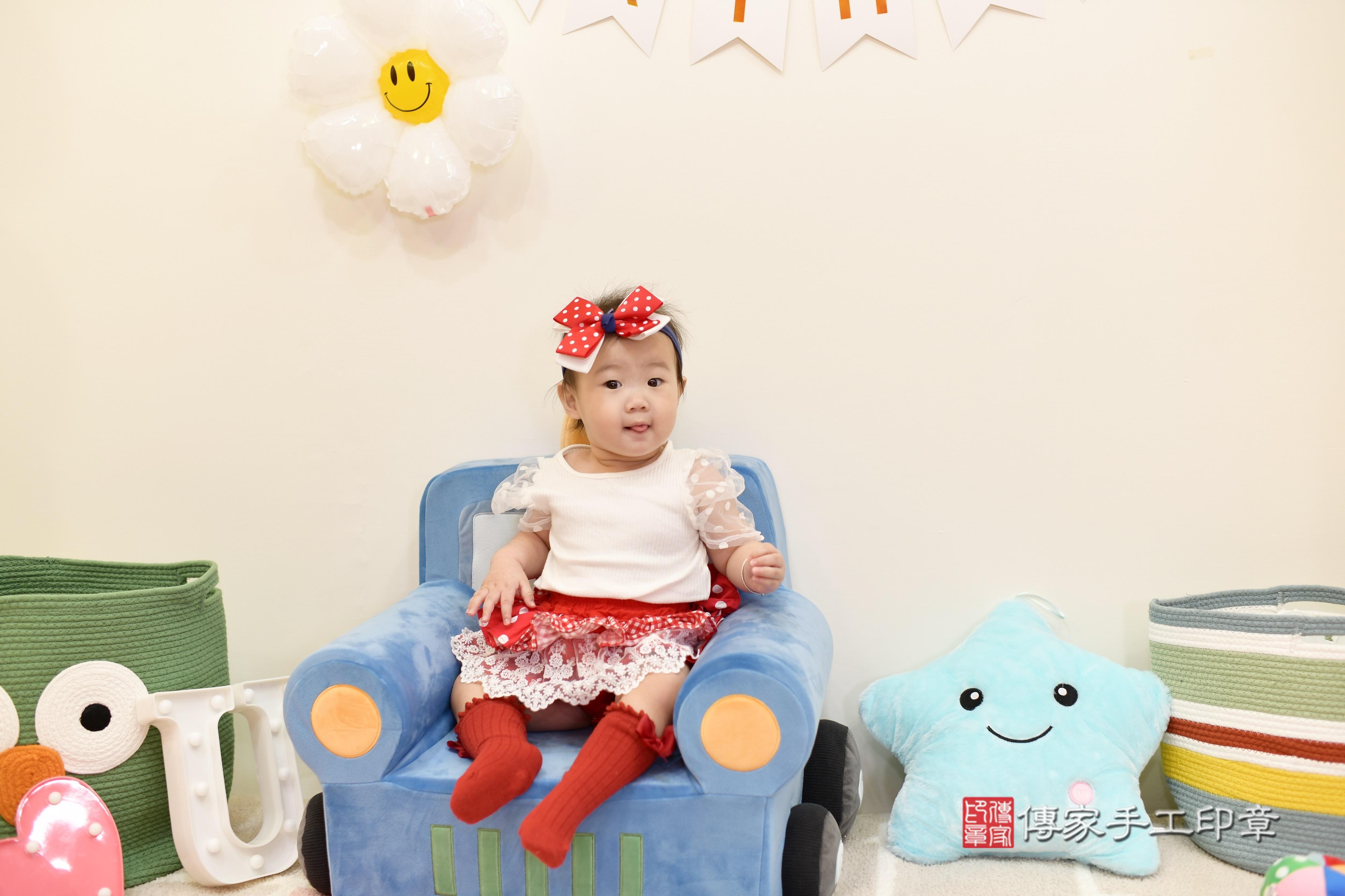 傳家手工印章高雄店、抓周、度脺、中國風會場、傳家嬰兒古禮、吉祥話、抓周道具物品24種、拍照。抓周證書。寶寶抓周、滿周歲、生日快樂、祝福