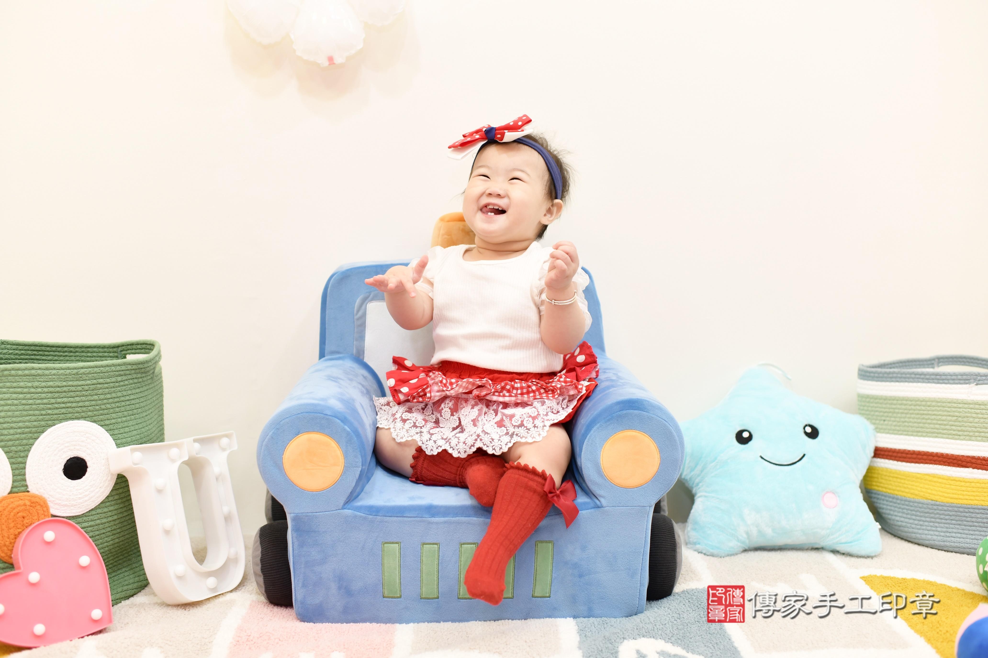 傳家手工印章高雄店、抓周、度脺、中國風會場、傳家嬰兒古禮、吉祥話、抓周道具物品24種、拍照。抓周證書。寶寶抓周、滿周歲、生日快樂、祝福