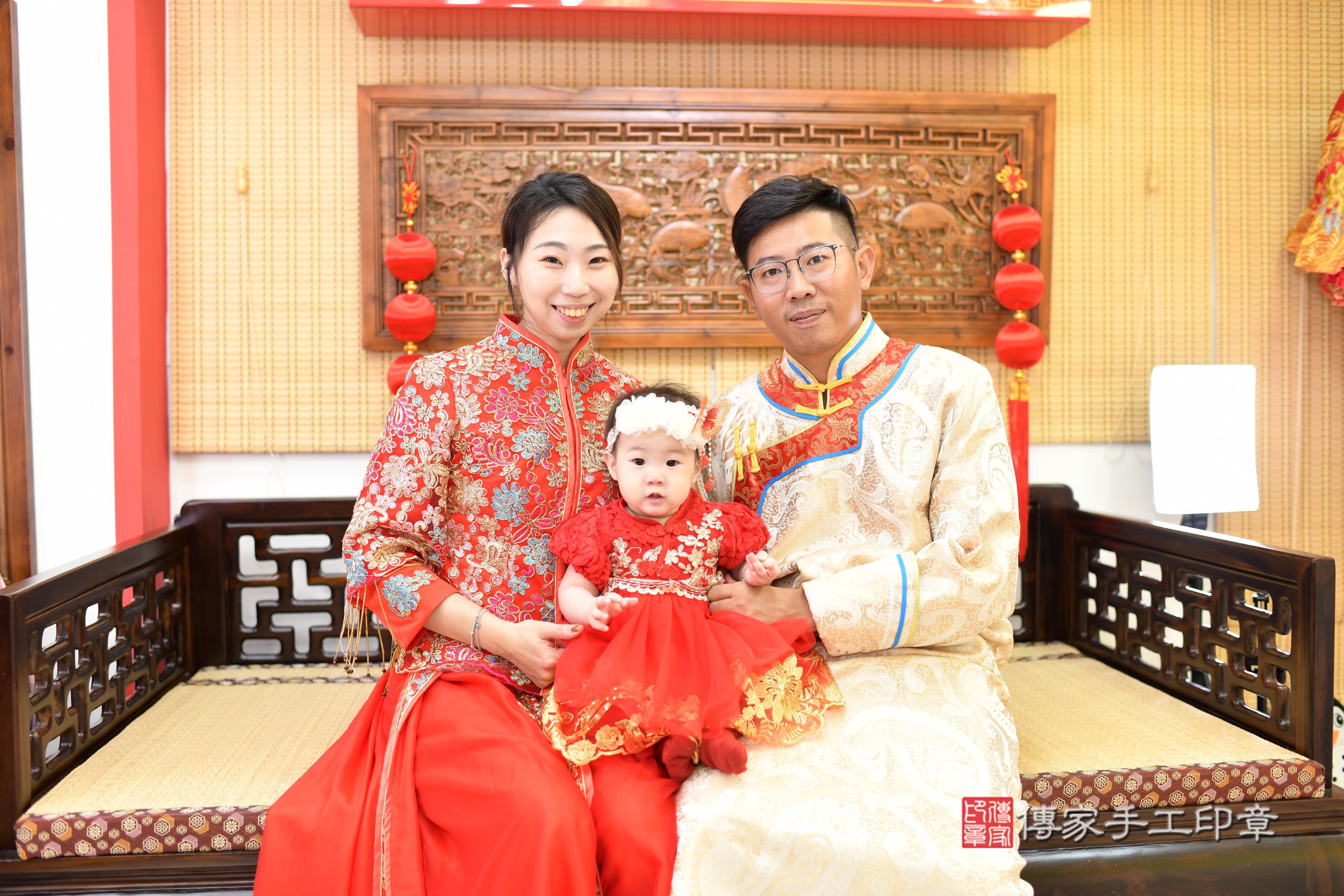 傳家手工印章高雄店、抓周、度脺、中國風會場、傳家嬰兒古禮、吉祥話、抓周道具物品24種、拍照。抓周證書。寶寶抓周、滿周歲、生日快樂、祝福