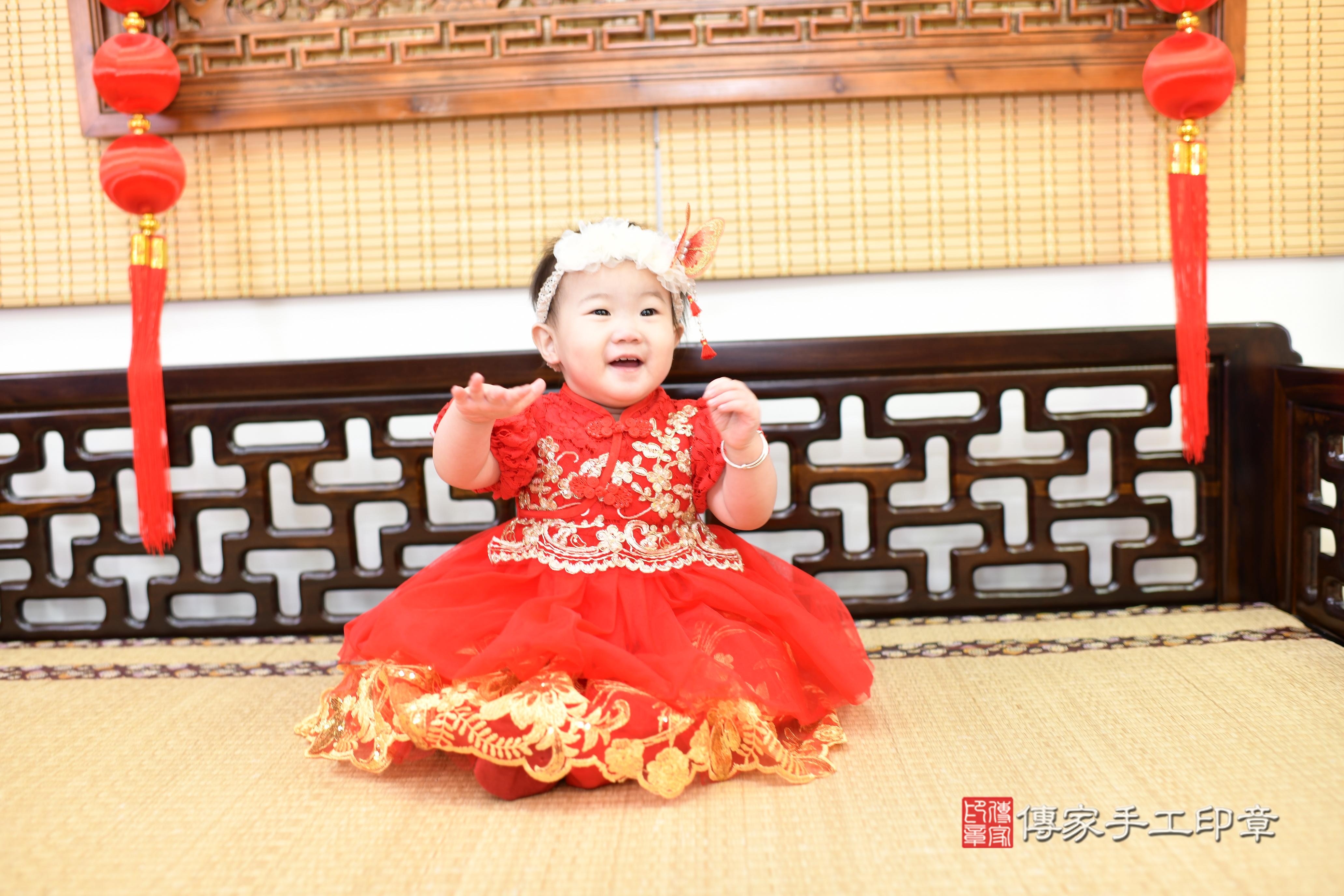 傳家手工印章高雄店、抓周、度脺、中國風會場、傳家嬰兒古禮、吉祥話、抓周道具物品24種、拍照。抓周證書。寶寶抓周、滿周歲、生日快樂、祝福