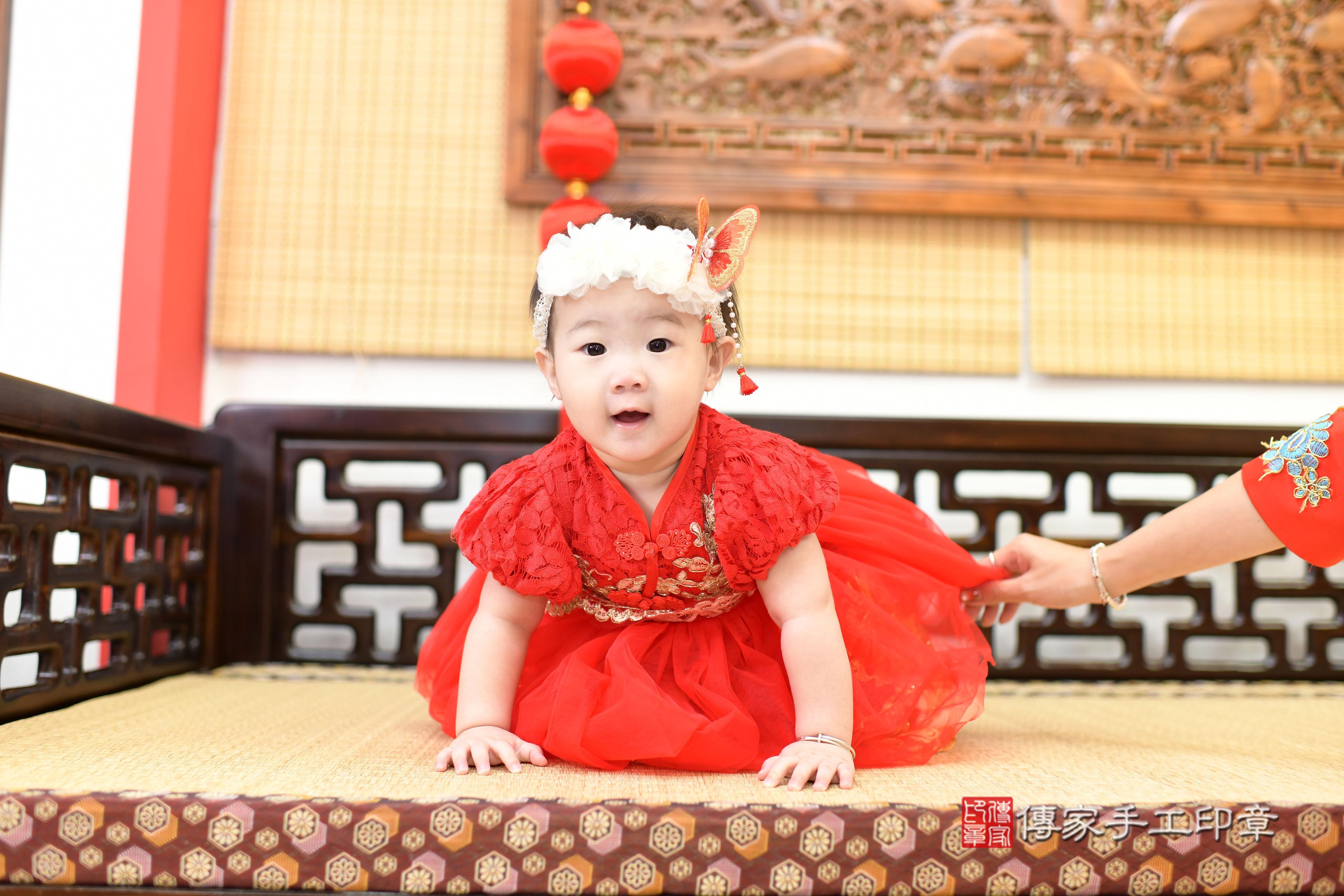 傳家手工印章高雄店、抓周、度脺、中國風會場、傳家嬰兒古禮、吉祥話、抓周道具物品24種、拍照。抓周證書。寶寶抓周、滿周歲、生日快樂、祝福