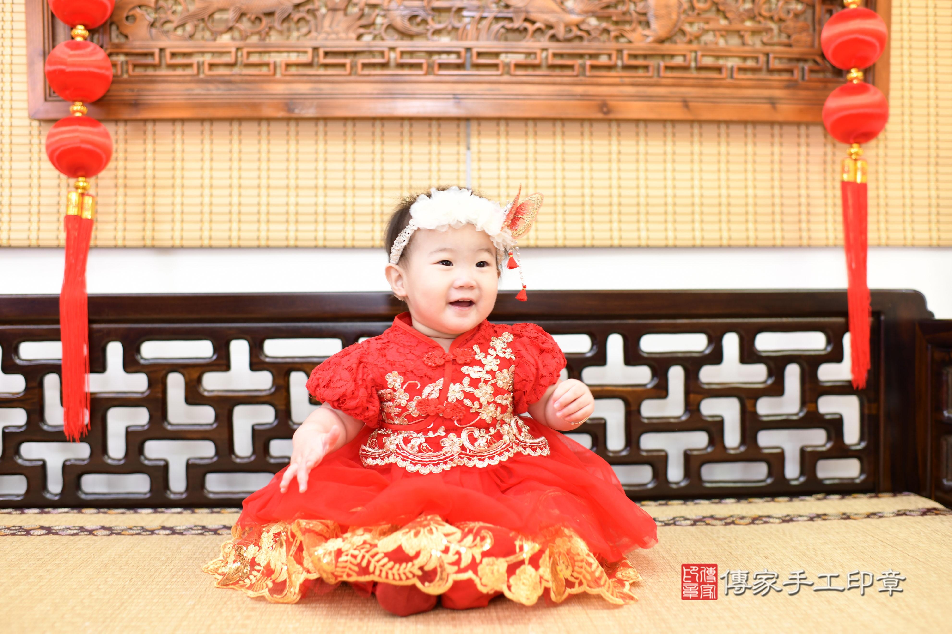 傳家手工印章高雄店、抓周、度脺、中國風會場、傳家嬰兒古禮、吉祥話、抓周道具物品24種、拍照。抓周證書。寶寶抓周、滿周歲、生日快樂、祝福