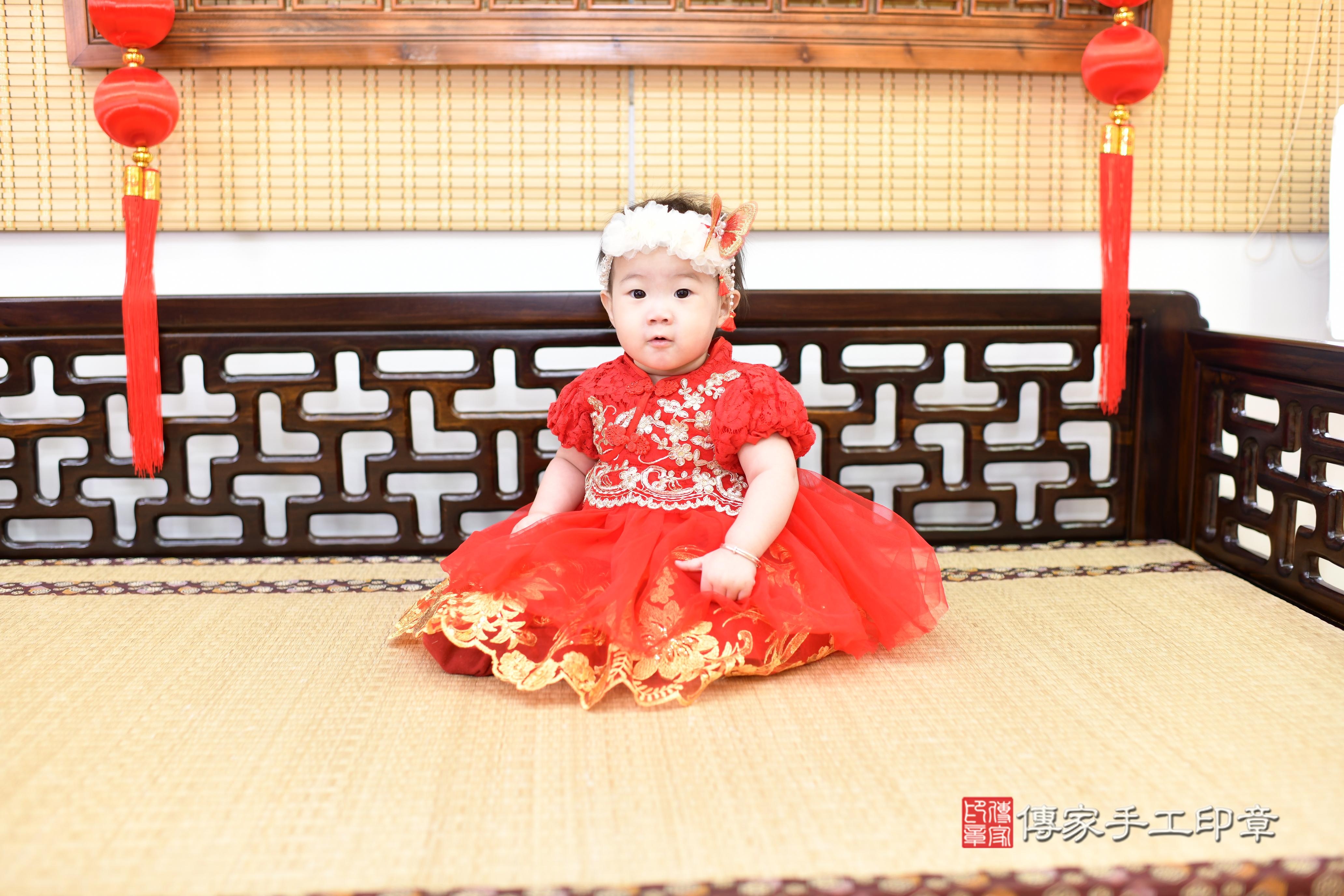 傳家手工印章高雄店、抓周、度脺、中國風會場、傳家嬰兒古禮、吉祥話、抓周道具物品24種、拍照。抓周證書。寶寶抓周、滿周歲、生日快樂、祝福