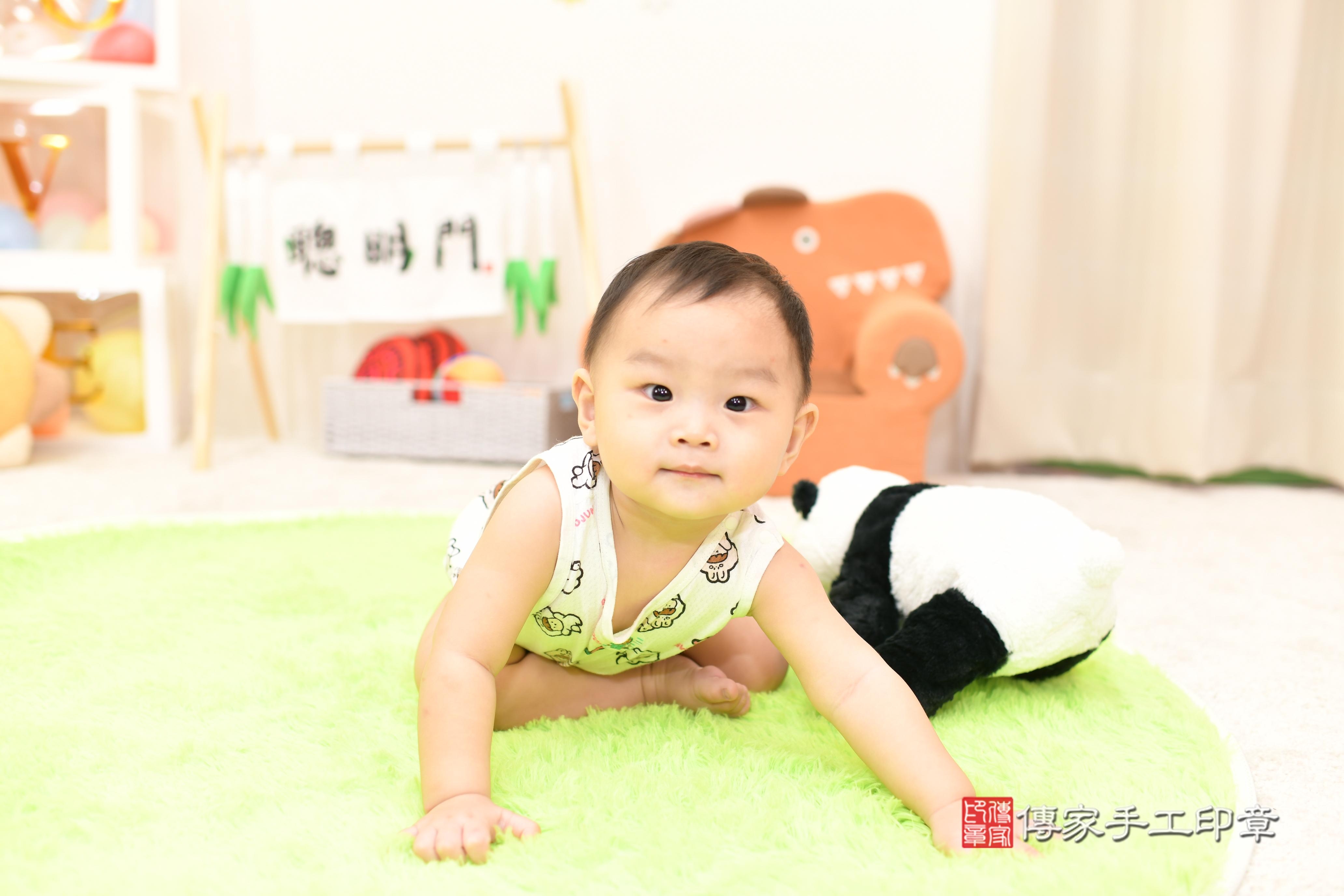 傳家手工印章高雄店、抓周、度脺、中國風會場、傳家嬰兒古禮、吉祥話、抓周道具物品24種、拍照。抓周證書。寶寶抓周、滿周歲、生日快樂、祝福