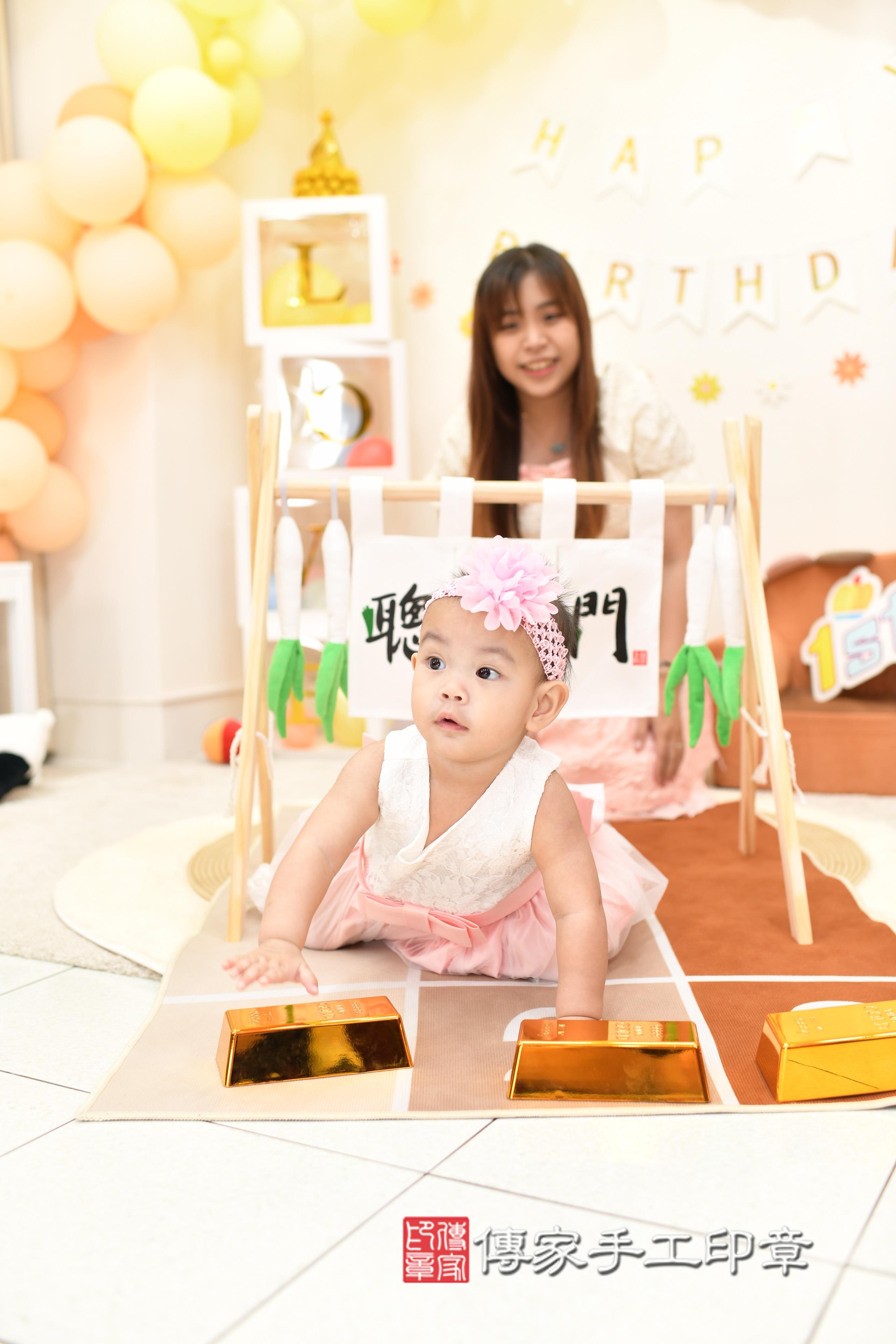 傳家手工印章高雄店、抓周、度脺、中國風會場、傳家嬰兒古禮、吉祥話、抓周道具物品24種、拍照。抓周證書。寶寶抓周、滿周歲、生日快樂、祝福
