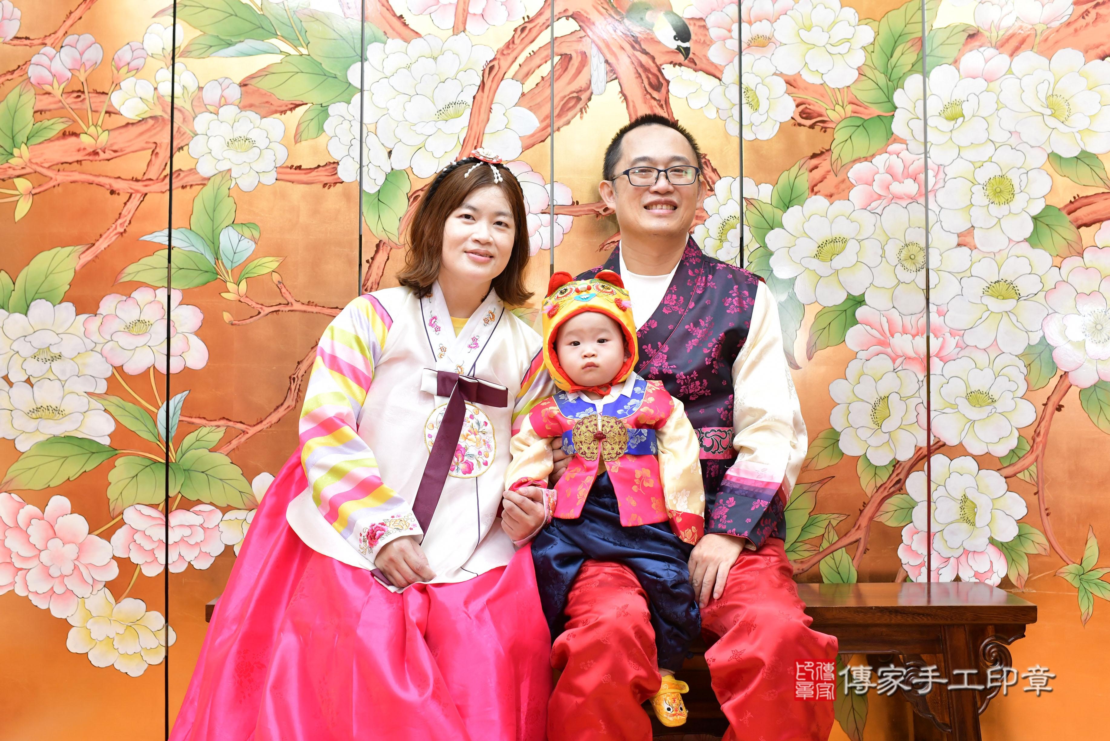 傳家手工印章桃園店、抓周、度脺、中國風會場、傳家嬰兒古禮、吉祥話、抓周道具物品24種、拍照。抓周證書。寶寶抓周、滿周歲、生日快樂、祝福