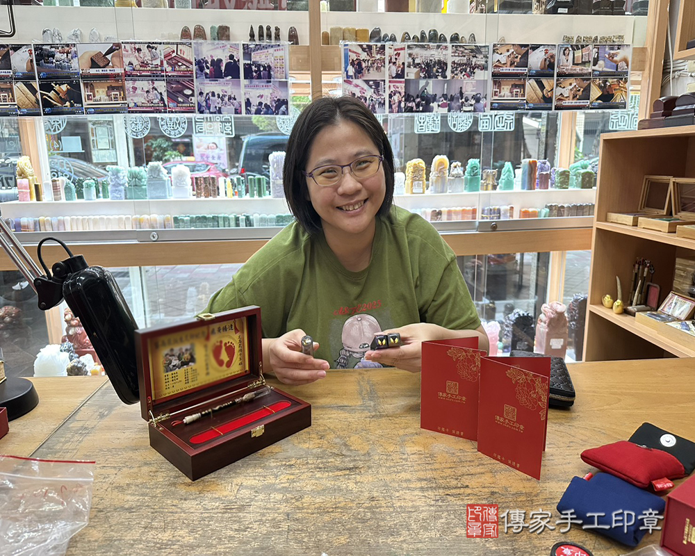 顧客滿意推薦：傳家嬰兒烤漆小三寶、原色瑪瑙以及紫水晶臍髮印章、胎毛筆。新北市汐止區-謝小姐2025.11.08