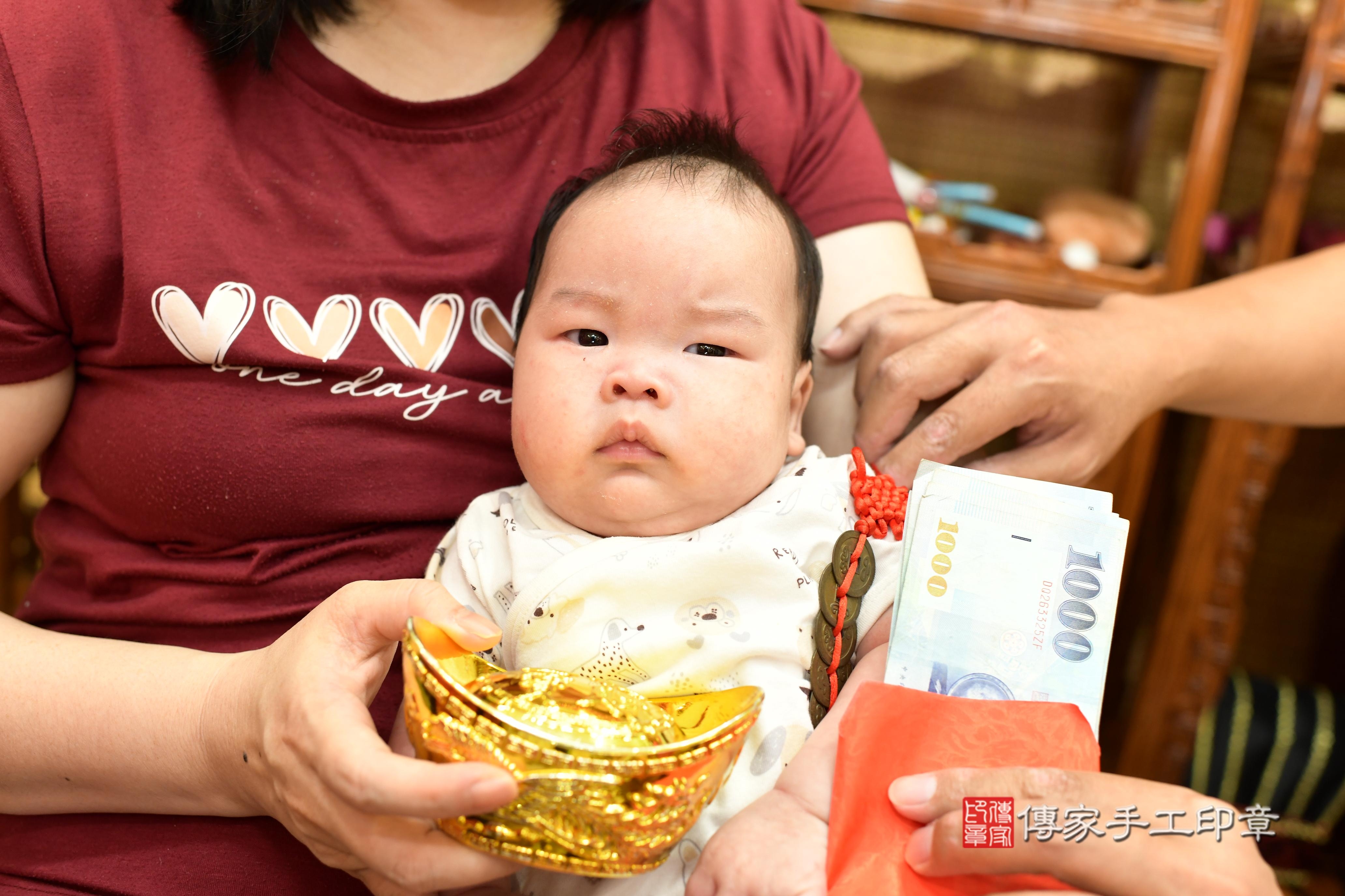 傳家手工印章台南店、剃頭、中國風會場、傳家嬰兒古禮、吉祥話、抓周道具物品24種、拍照。抓周證書。寶寶抓周、滿周歲、生日快樂、祝福