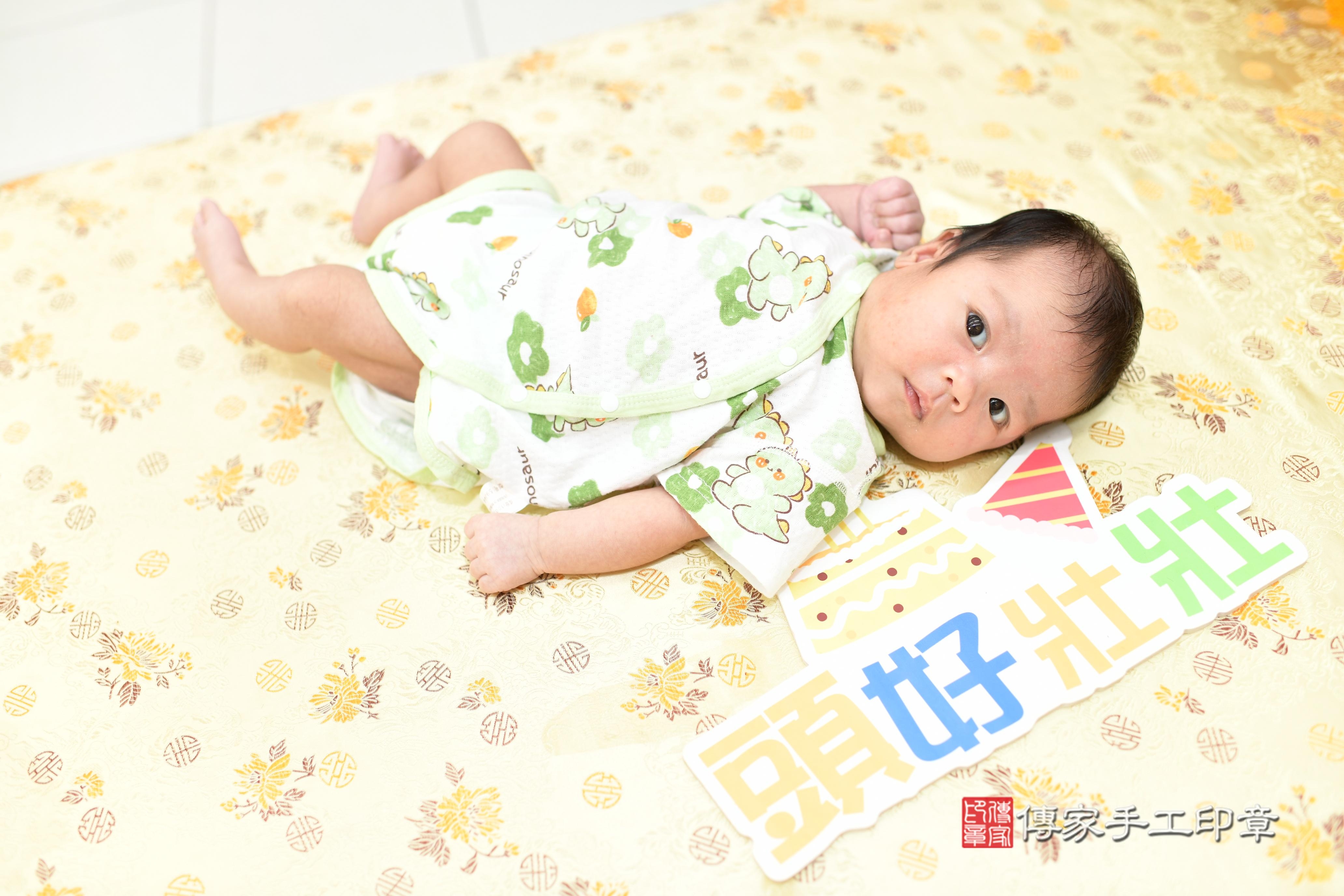 傳家手工印章高雄店、抓周、度脺、中國風會場、傳家嬰兒古禮、吉祥話、抓周道具物品24種、拍照。抓周證書。寶寶抓周、滿周歲、生日快樂、祝福