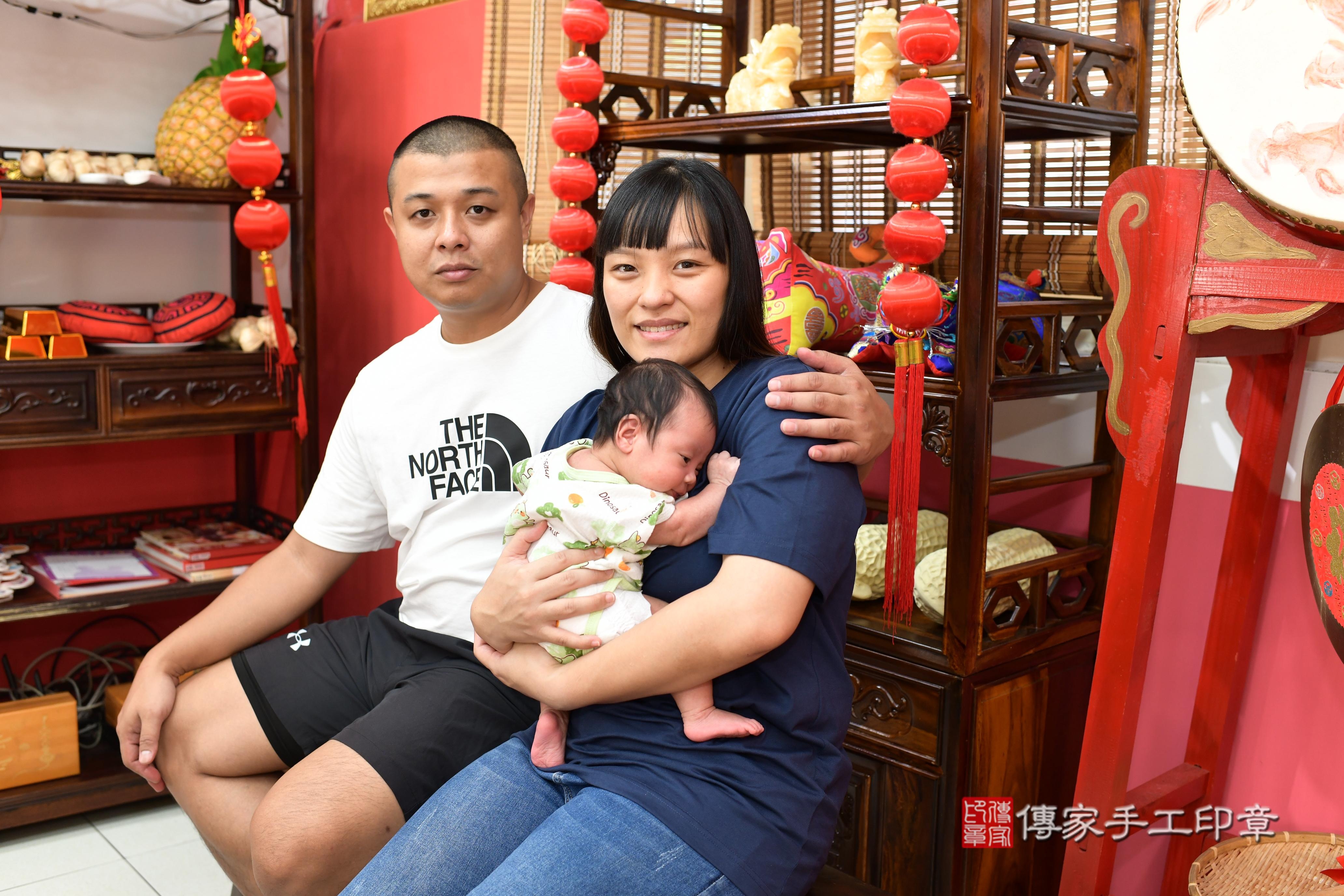 傳家手工印章高雄店、抓周、度脺、中國風會場、傳家嬰兒古禮、吉祥話、抓周道具物品24種、拍照。抓周證書。寶寶抓周、滿周歲、生日快樂、祝福