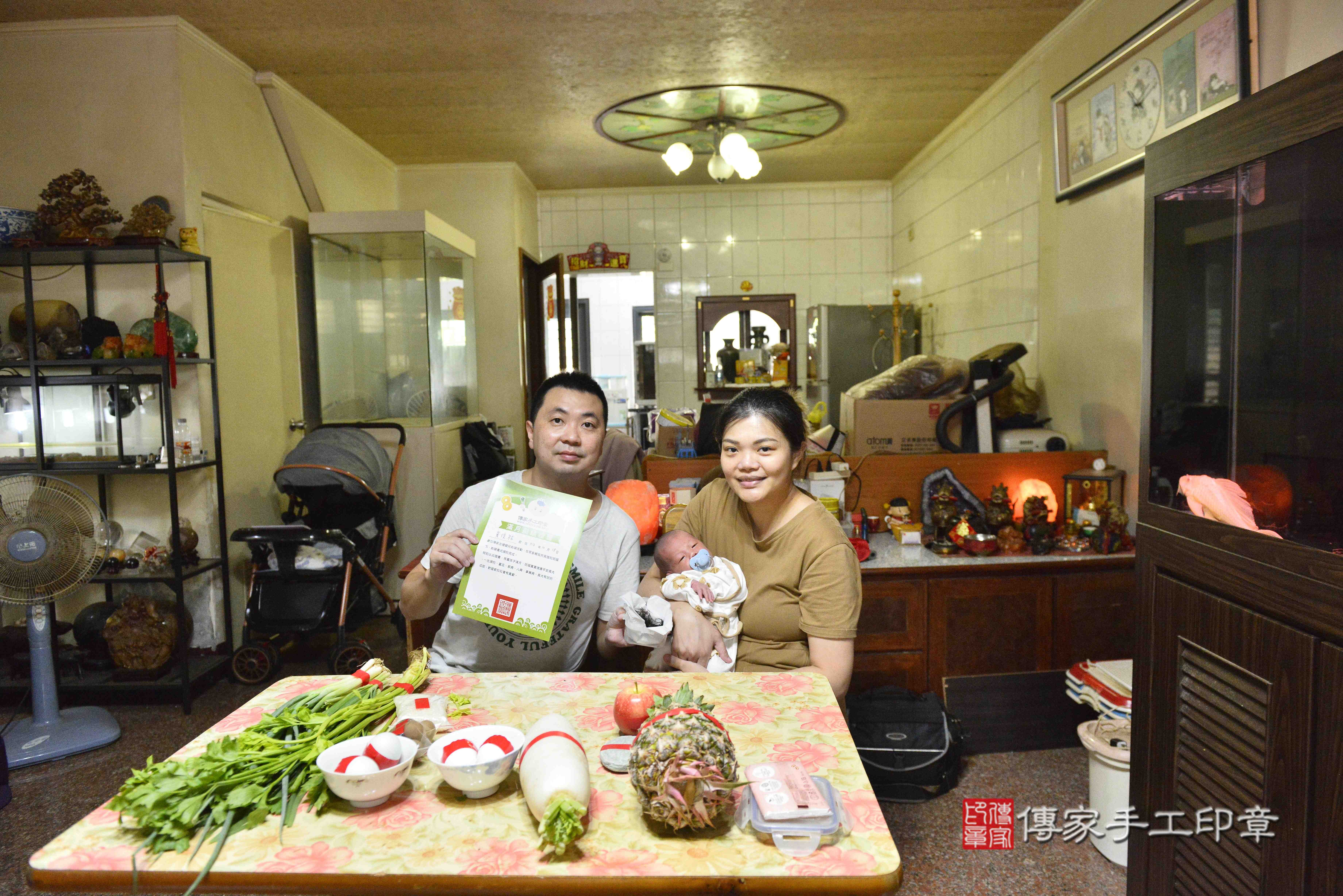 傳家手工印章高雄店、抓周、度脺、中國風會場、傳家嬰兒古禮、吉祥話、抓周道具物品24種、拍照。抓周證書。寶寶抓周、滿周歲、生日快樂、祝福