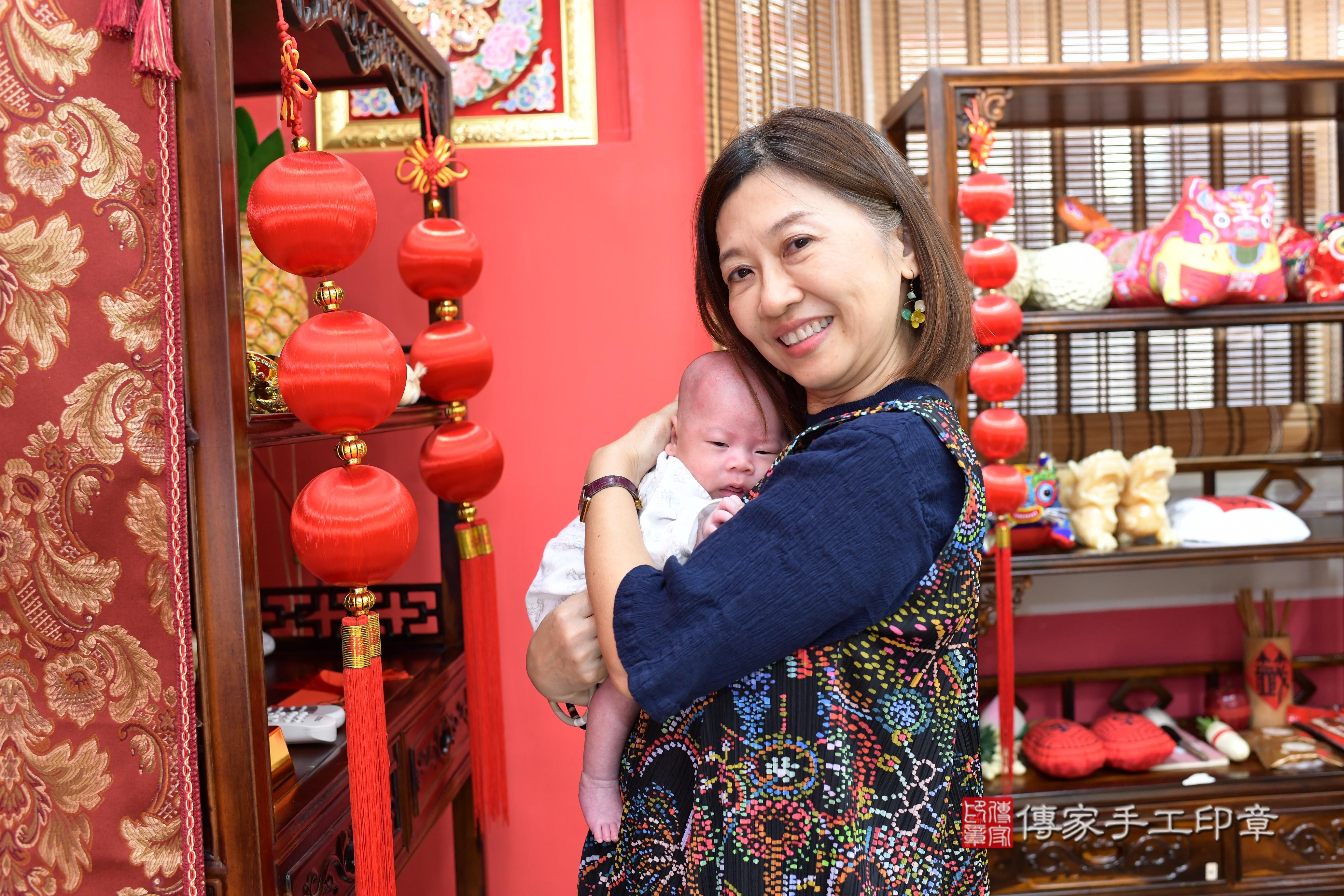 傳家手工印章高雄店、抓周、度脺、中國風會場、傳家嬰兒古禮、吉祥話、抓周道具物品24種、拍照。抓周證書。寶寶抓周、滿周歲、生日快樂、祝福 傳家手工印章高雄店、抓周、度脺、中國風會場、傳家嬰兒古禮、吉祥話、抓周道具物品24種、拍照。抓周證書。寶寶抓周、滿周歲、生日快樂、祝福