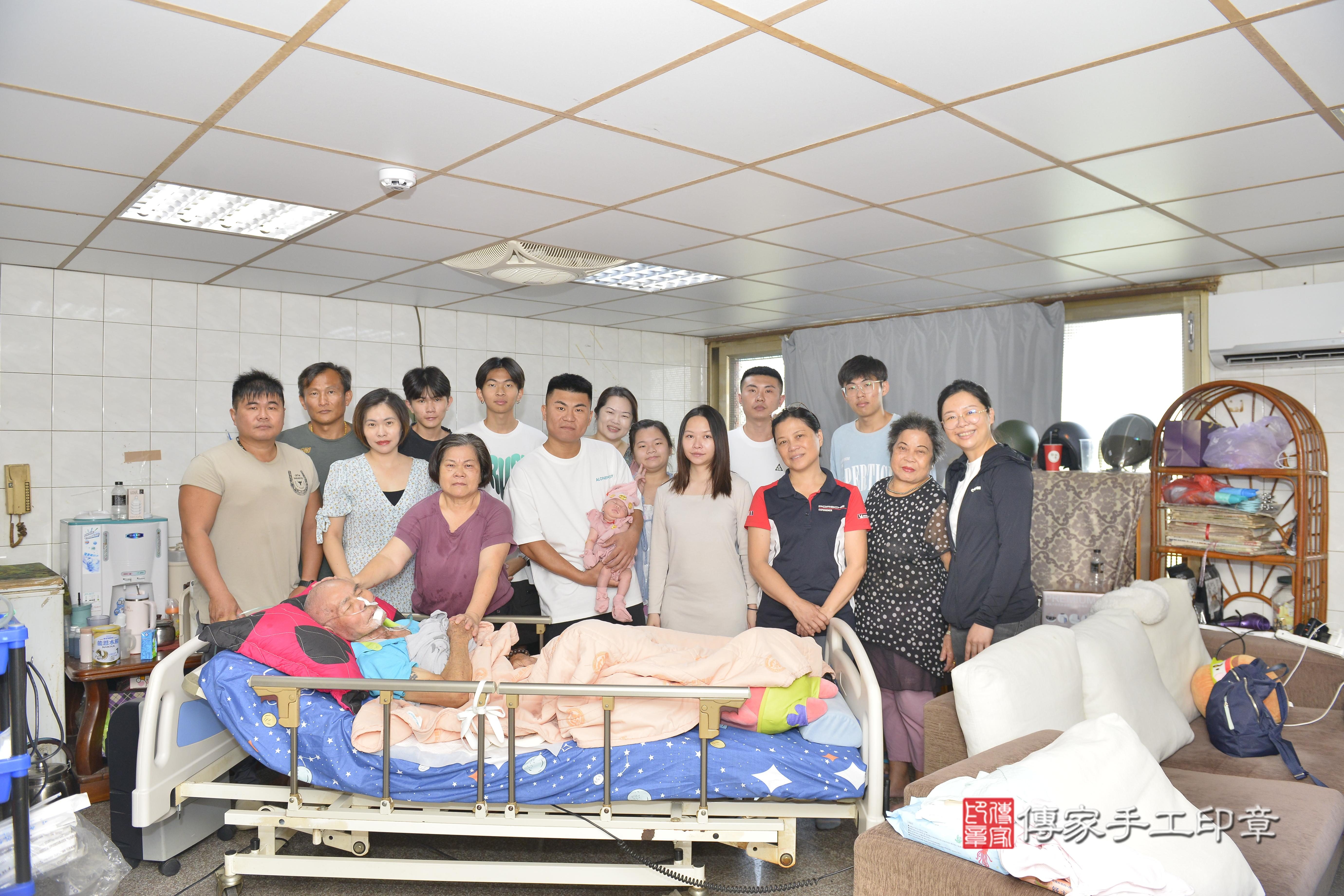 傳家手工印章高雄店、抓周、度脺、中國風會場、傳家嬰兒古禮、吉祥話、抓周道具物品24種、拍照。抓周證書。寶寶抓周、滿周歲、生日快樂、祝福 傳家手工印章高雄店、抓周、度脺、中國風會場、傳家嬰兒古禮、吉祥話、抓周道具物品24種、拍照。抓周證書。寶寶抓周、滿周歲、生日快樂、祝福