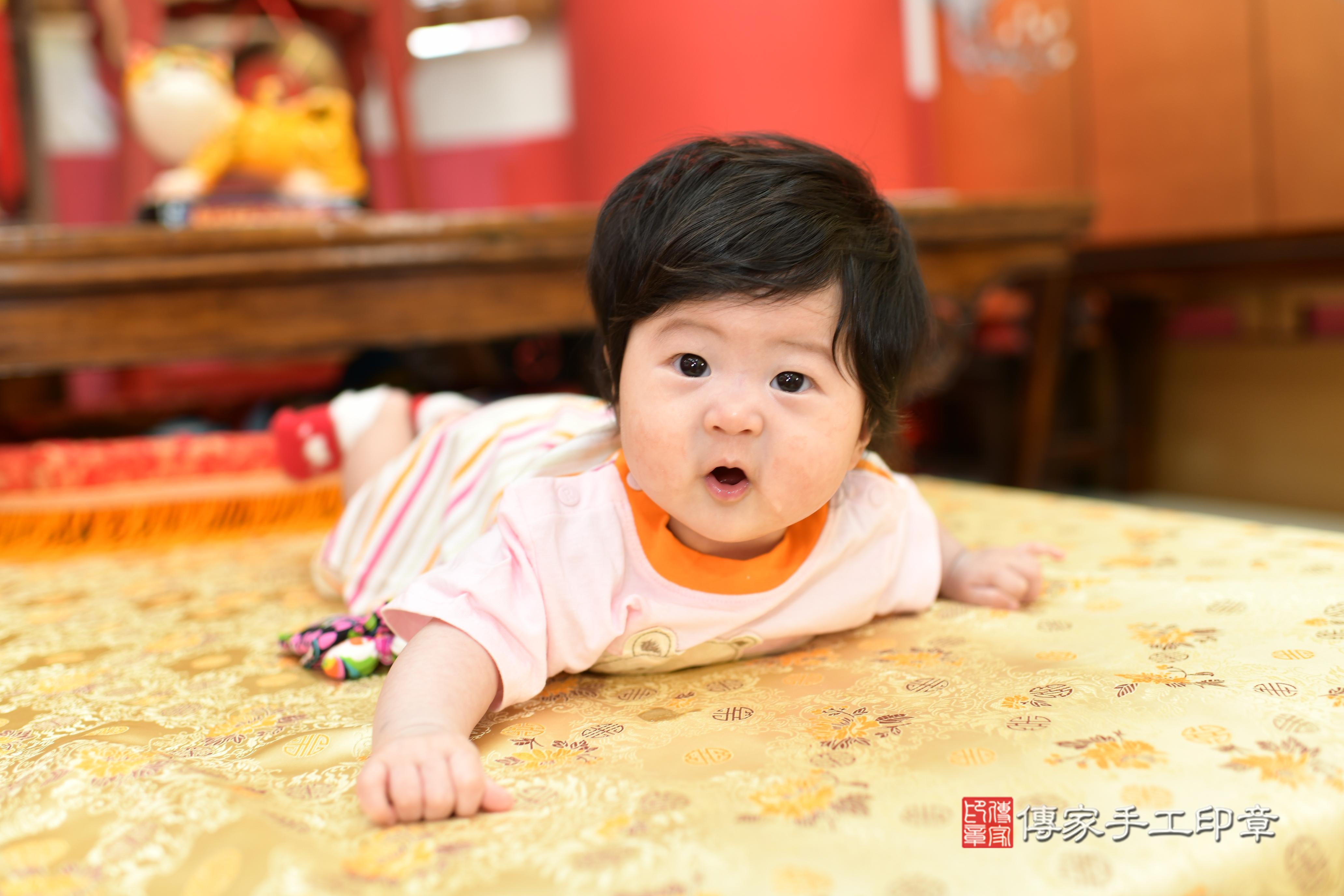 傳家手工印章高雄店、抓周、度脺、中國風會場、傳家嬰兒古禮、吉祥話、抓周道具物品24種、拍照。抓周證書。寶寶抓周、滿周歲、生日快樂、祝福