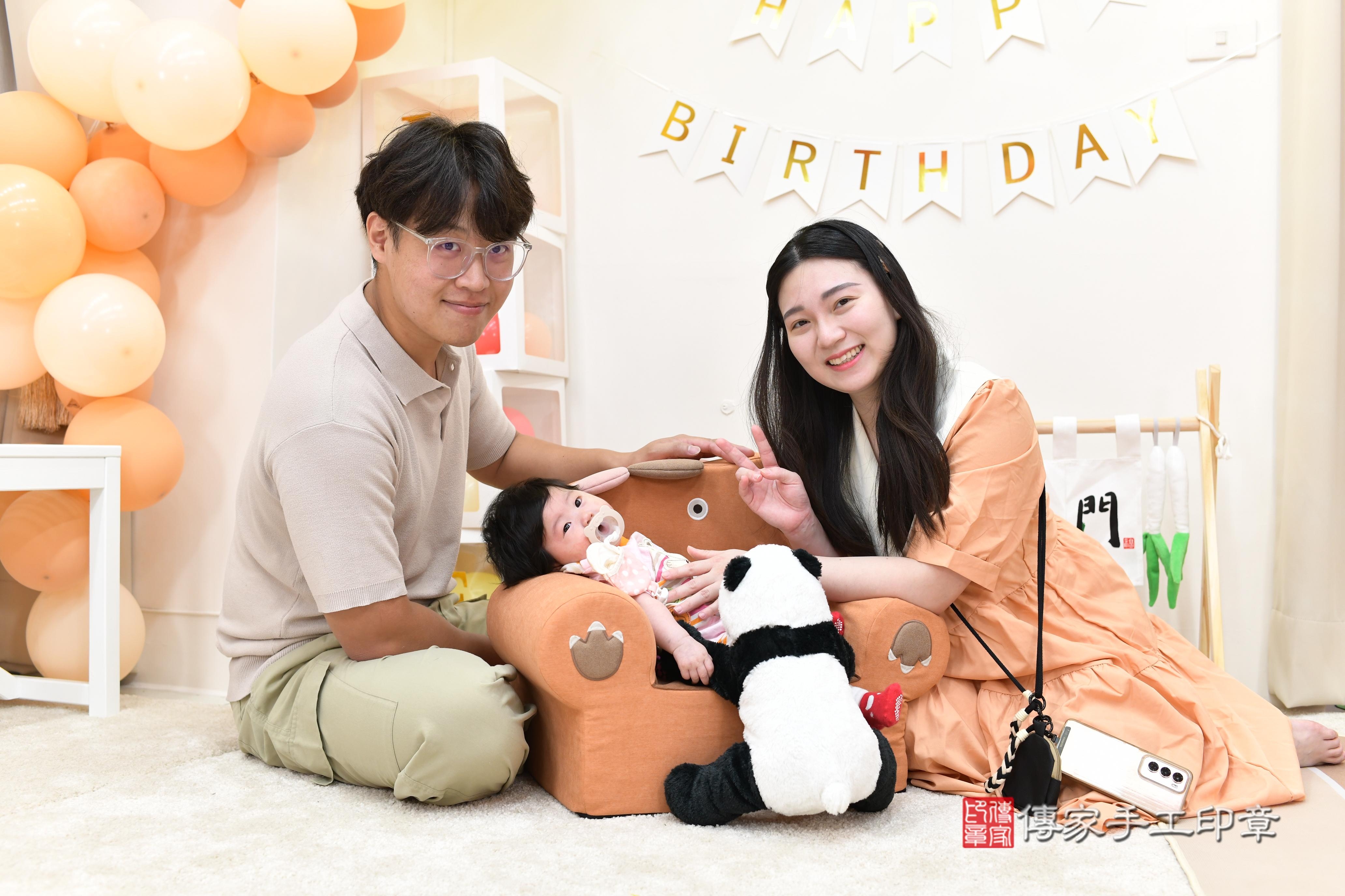 傳家手工印章高雄店、抓周、度脺、中國風會場、傳家嬰兒古禮、吉祥話、抓周道具物品24種、拍照。抓周證書。寶寶抓周、滿周歲、生日快樂、祝福