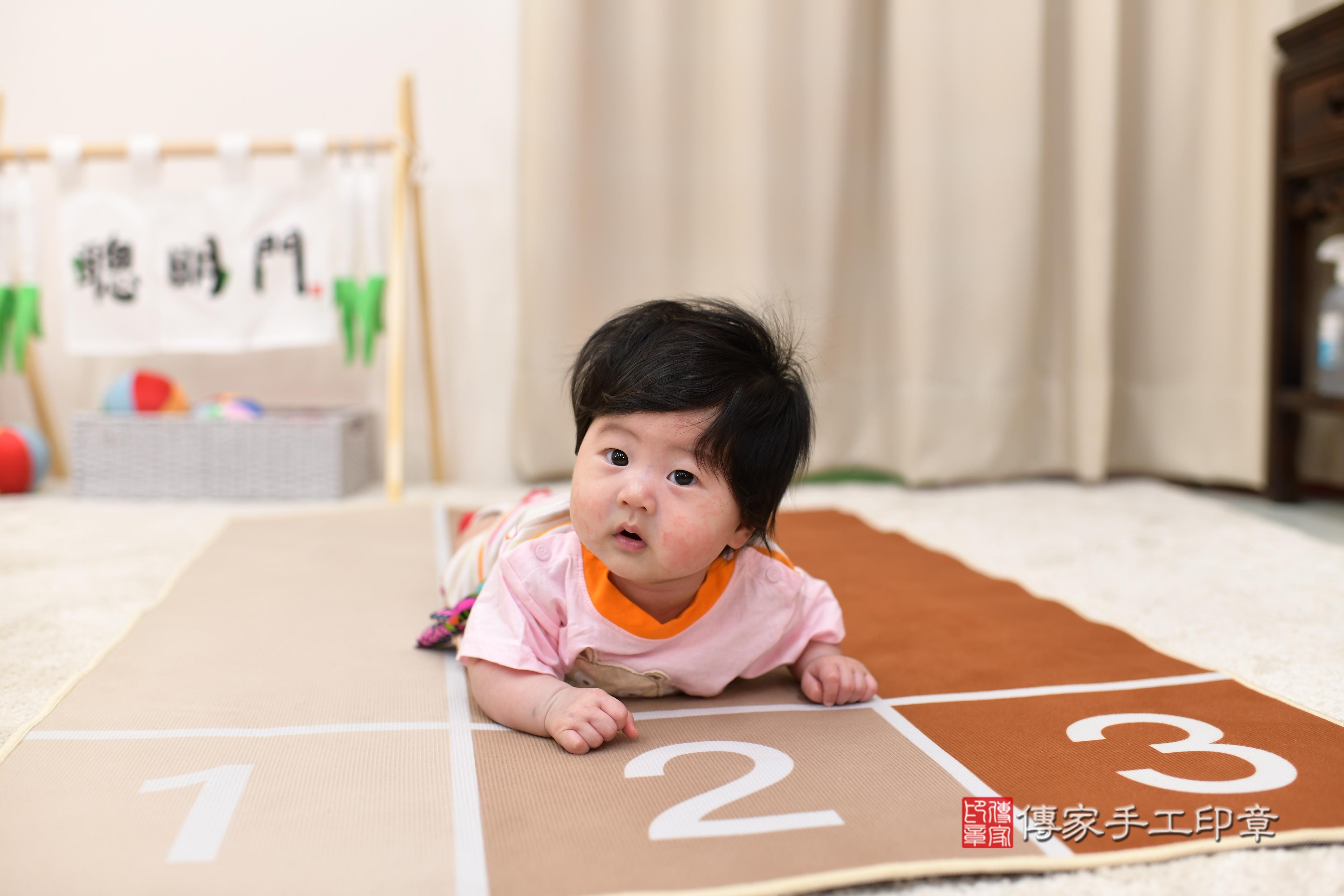 傳家手工印章高雄店、抓周、度脺、中國風會場、傳家嬰兒古禮、吉祥話、抓周道具物品24種、拍照。抓周證書。寶寶抓周、滿周歲、生日快樂、祝福