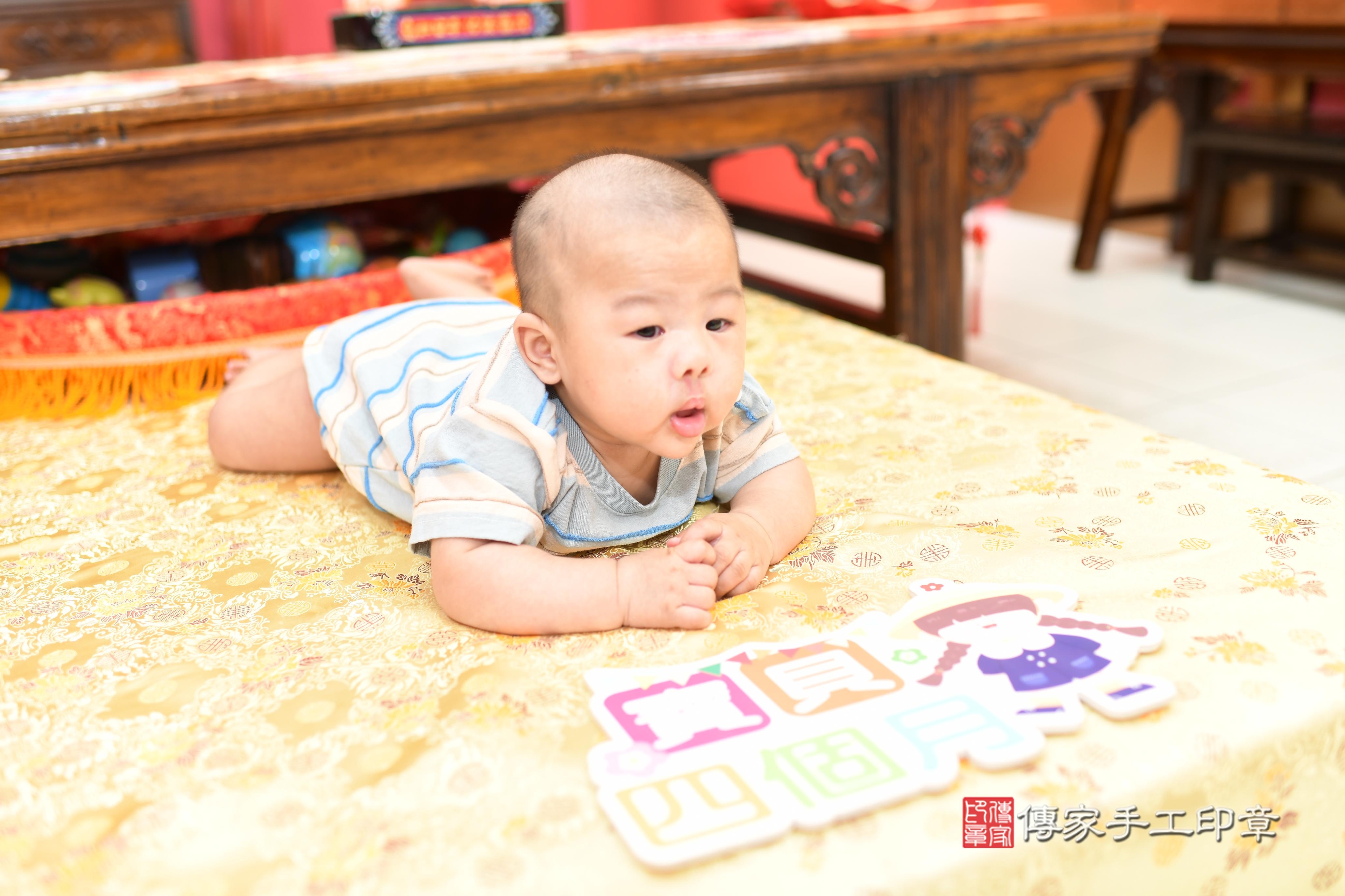 傳家手工印章高雄店、抓周、度脺、中國風會場、傳家嬰兒古禮、吉祥話、抓周道具物品24種、拍照。抓周證書。寶寶抓周、滿周歲、生日快樂、祝福