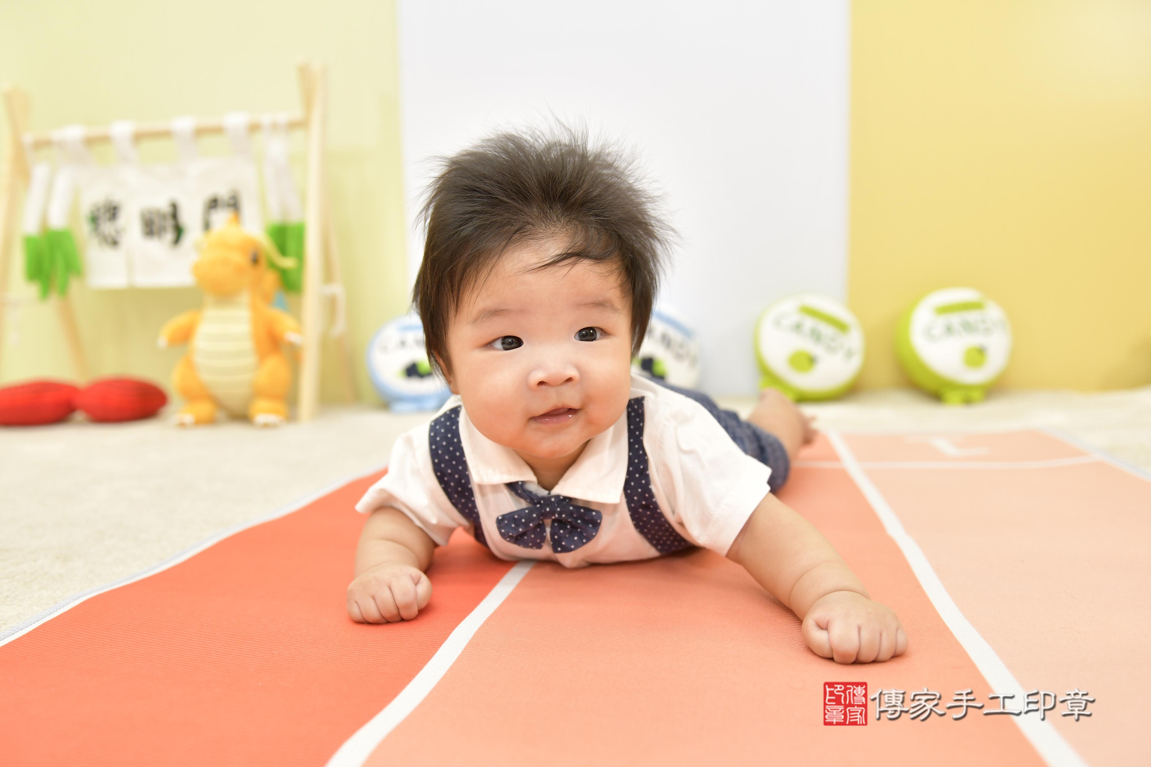 傳家手工印章新竹店、抓周、度脺、中國風會場、傳家嬰兒古禮、吉祥話、抓周道具物品24種、拍照。抓周證書。寶寶抓周、滿周歲、生日快樂、祝福