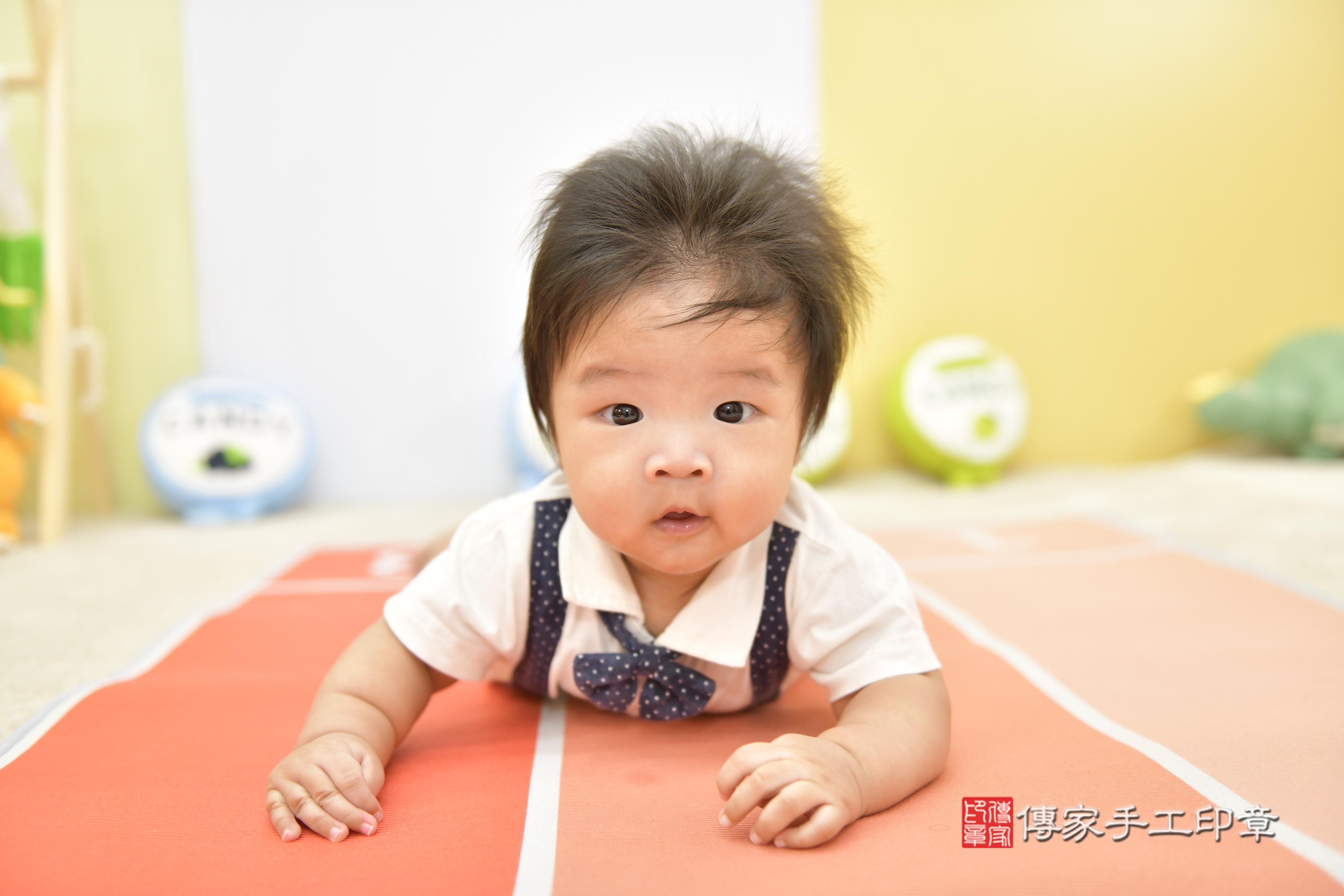 傳家手工印章新竹店、抓周、度脺、中國風會場、傳家嬰兒古禮、吉祥話、抓周道具物品24種、拍照。抓周證書。寶寶抓周、滿周歲、生日快樂、祝福