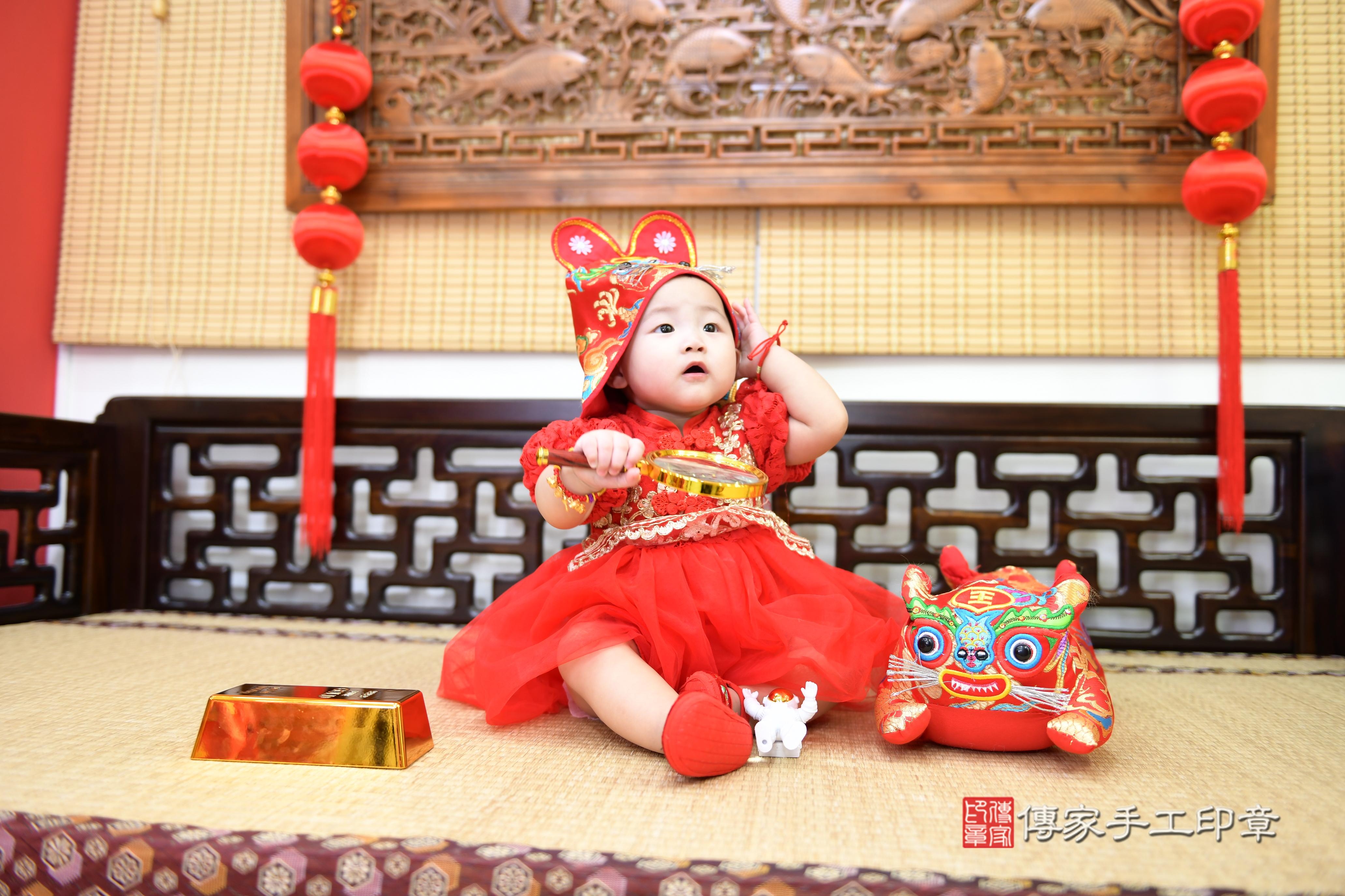 傳家手工印章台南店、抓周、度脺、中國風會場、傳家嬰兒古禮、吉祥話、抓周道具物品24種、拍照。抓周證書。寶寶抓周、滿周歲、生日快樂、祝福 傳家手工印章台南店、抓周、度脺、中國風會場、傳家嬰兒古禮、吉祥話、抓周道具物品24種、拍照。抓周證書。寶寶抓周、滿周歲、生日快樂、祝福