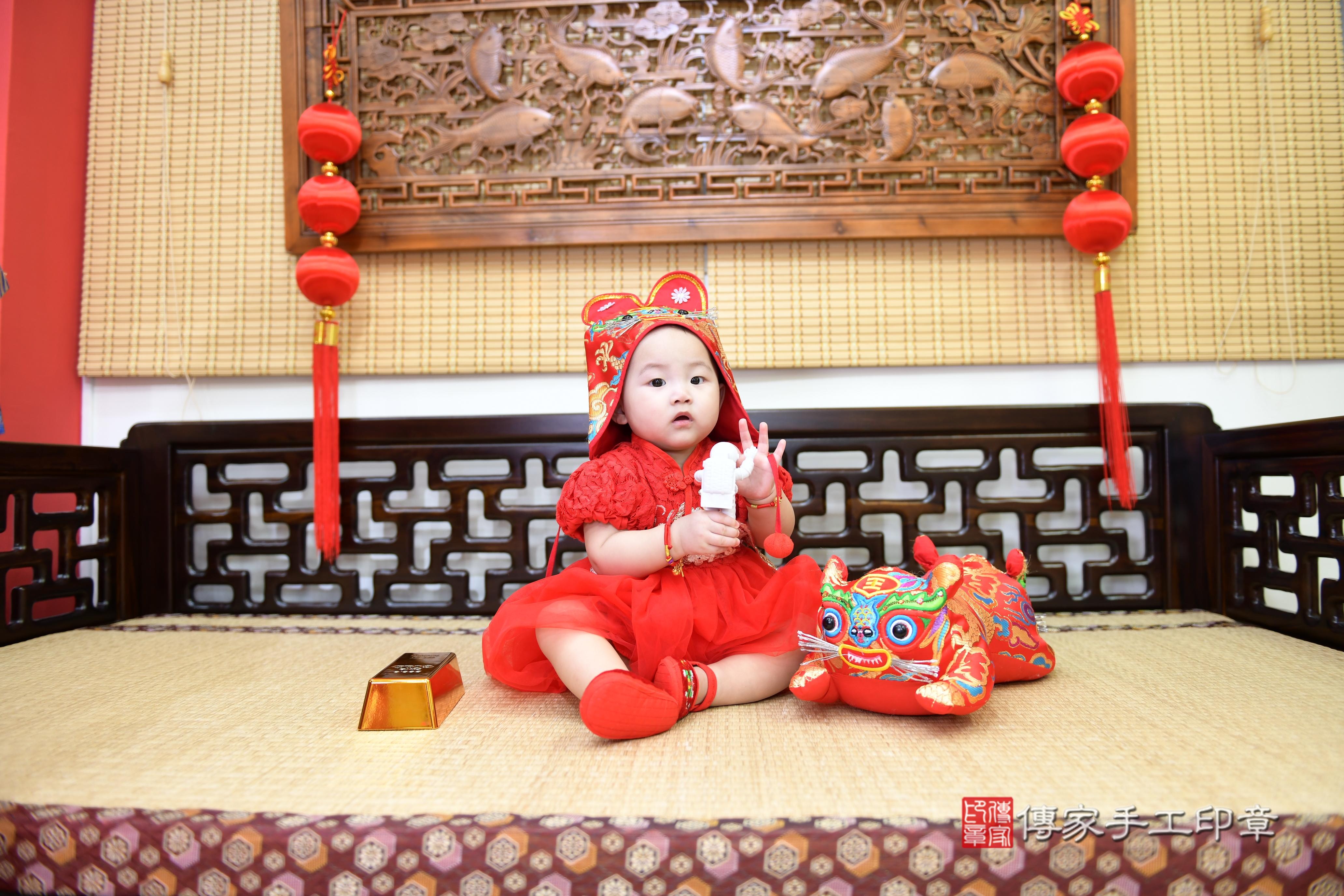 傳家手工印章台南店、抓周、度脺、中國風會場、傳家嬰兒古禮、吉祥話、抓周道具物品24種、拍照。抓周證書。寶寶抓周、滿周歲、生日快樂、祝福 傳家手工印章台南店、抓周、度脺、中國風會場、傳家嬰兒古禮、吉祥話、抓周道具物品24種、拍照。抓周證書。寶寶抓周、滿周歲、生日快樂、祝福