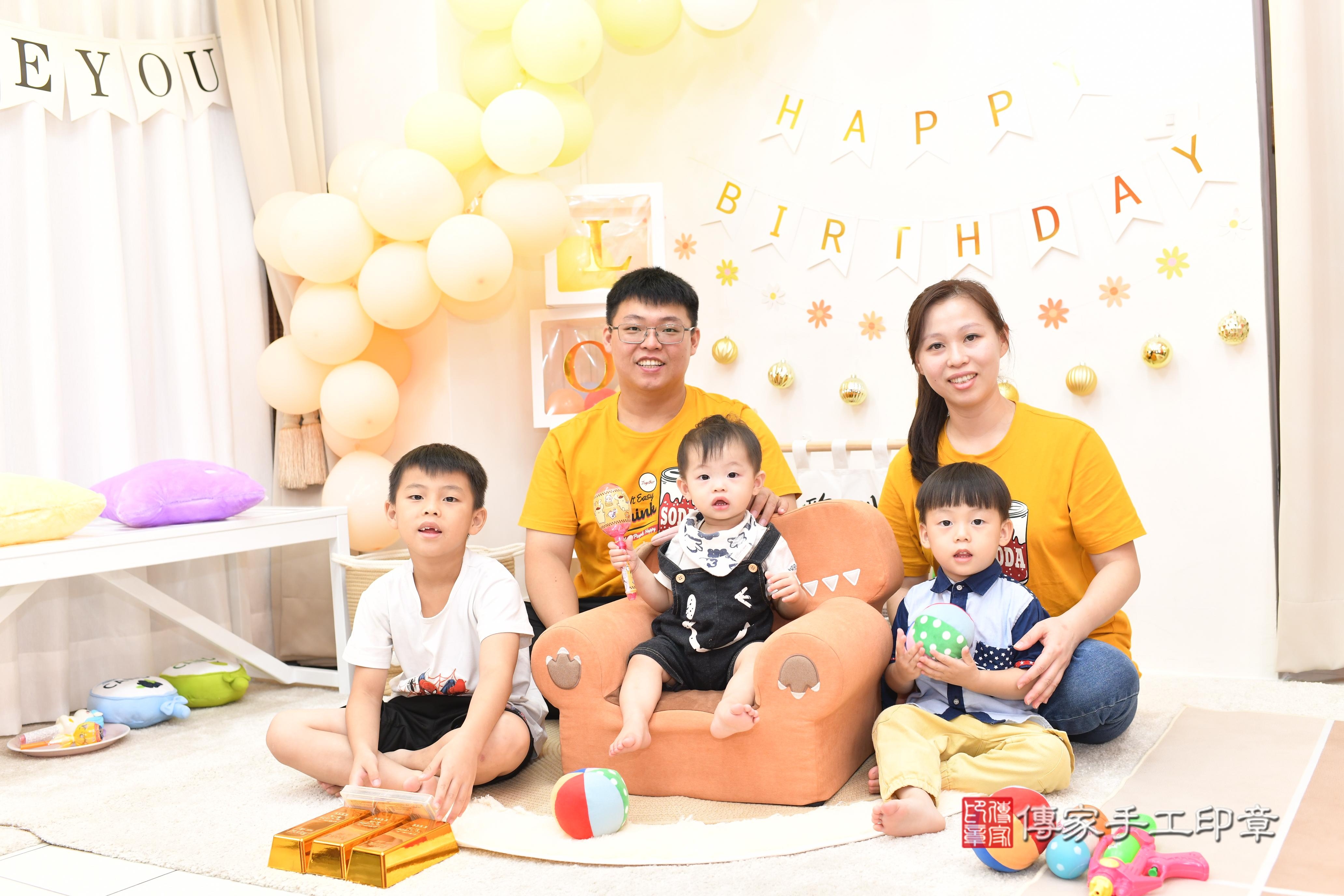 在笑聲與祝福中，紀錄屬於我們的第一個里程碑。高雄市鳳山區暘暘 .....，案例照