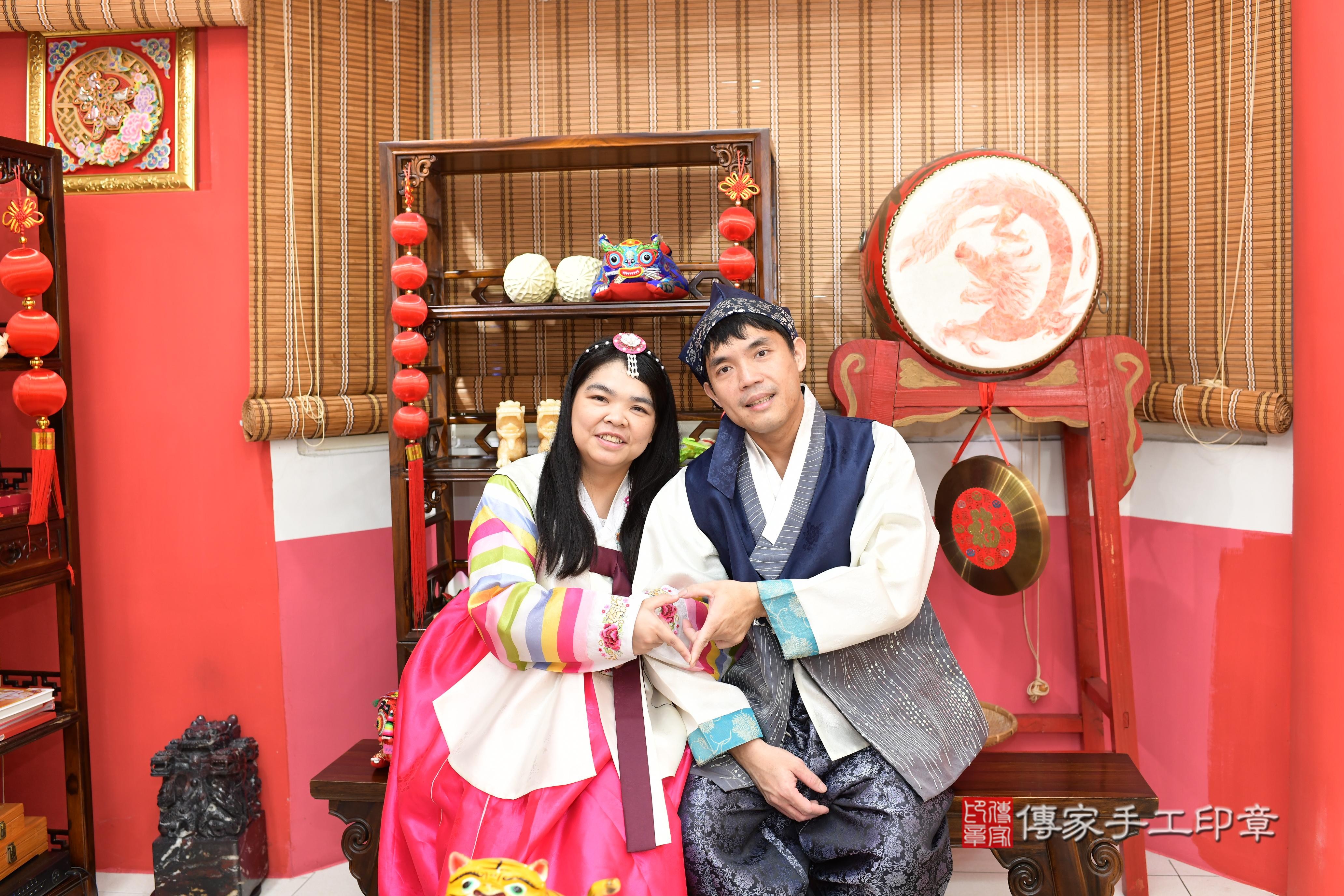 傳家手工印章高雄店、抓周、度脺、中國風會場、傳家嬰兒古禮、吉祥話、抓周道具物品24種、拍照。抓周證書。寶寶抓周、滿周歲、生日快樂、祝福