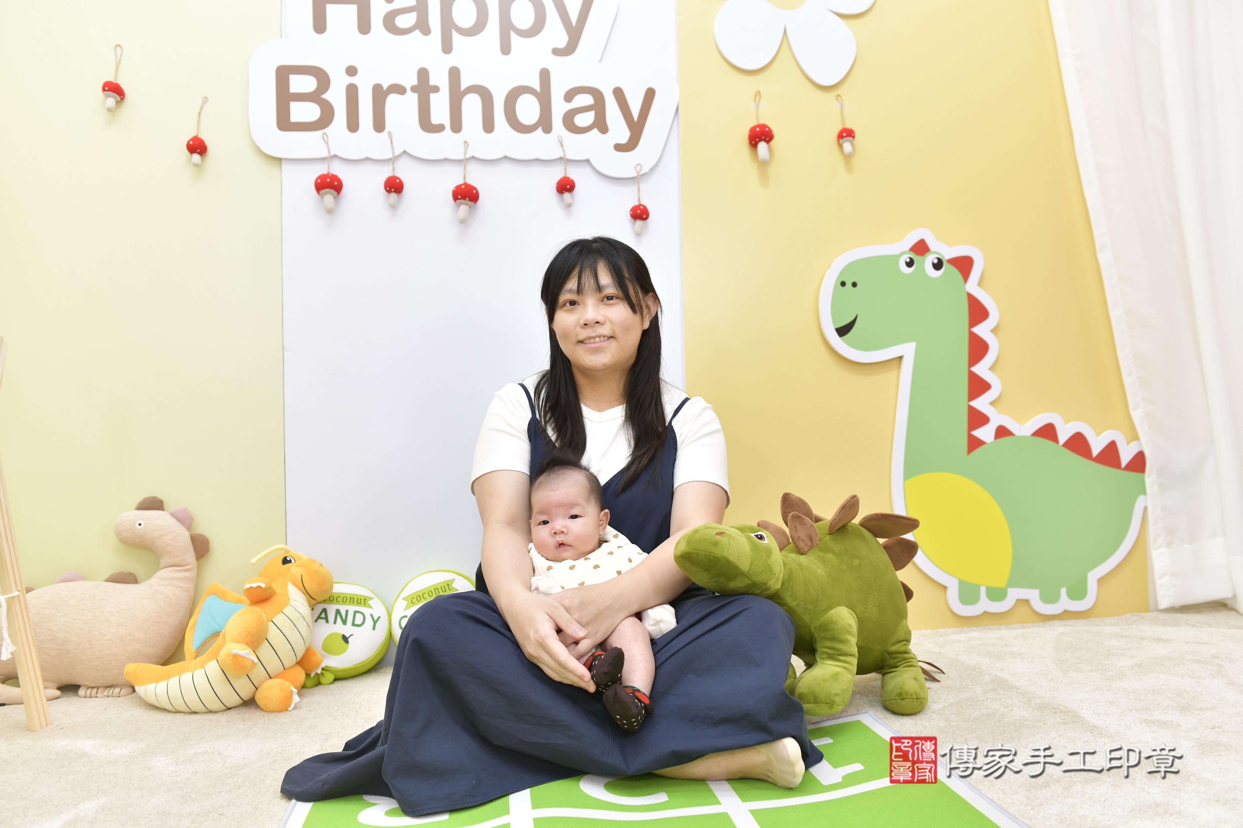 傳家手工印章新竹店、抓周、度脺、中國風會場、傳家嬰兒古禮、吉祥話、抓周道具物品24種、拍照。抓周證書。寶寶抓周、滿周歲、生日快樂、祝福