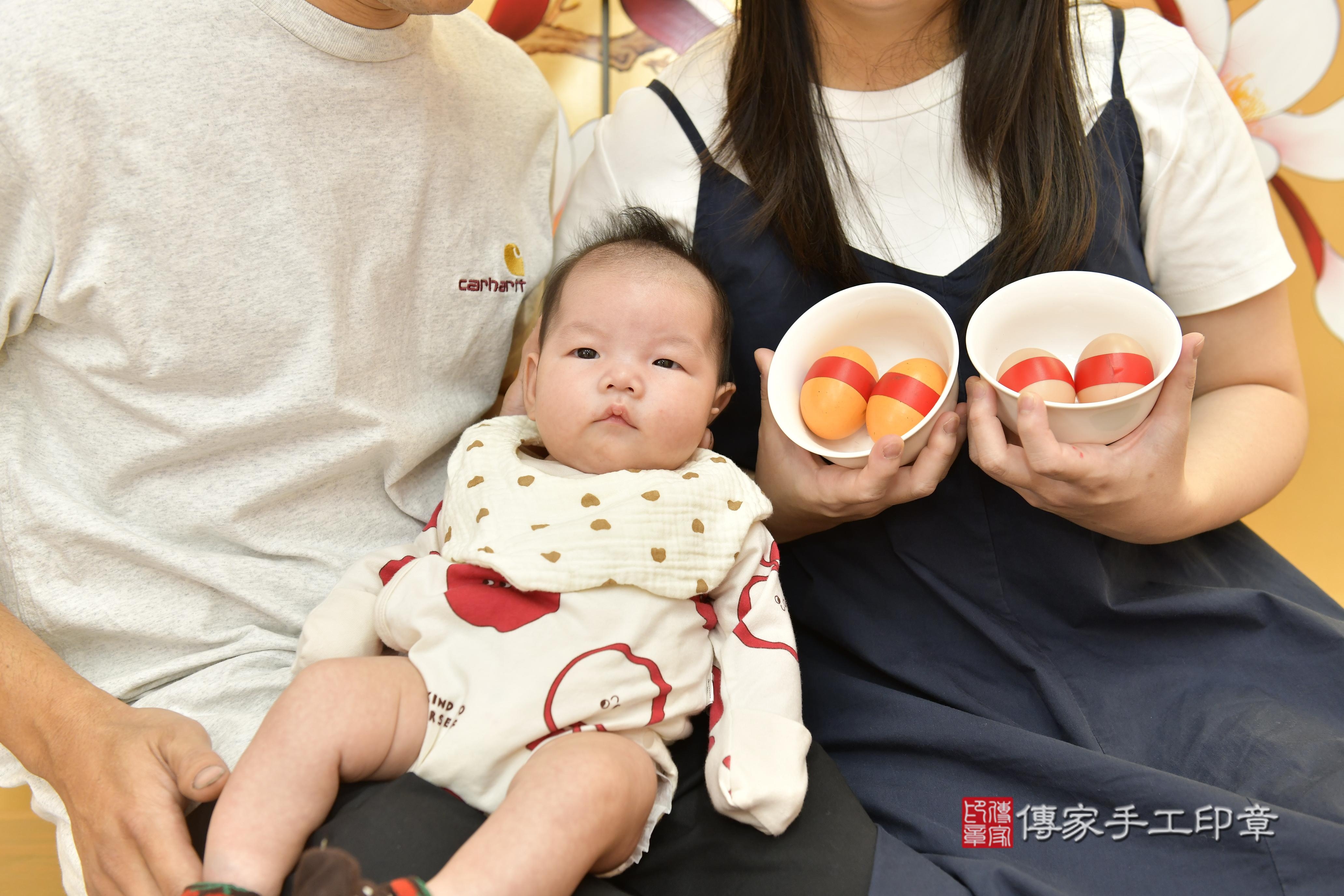 傳家手工印章新竹店、抓周、度脺、中國風會場、傳家嬰兒古禮、吉祥話、抓周道具物品24種、拍照。抓周證書。寶寶抓周、滿周歲、生日快樂、祝福