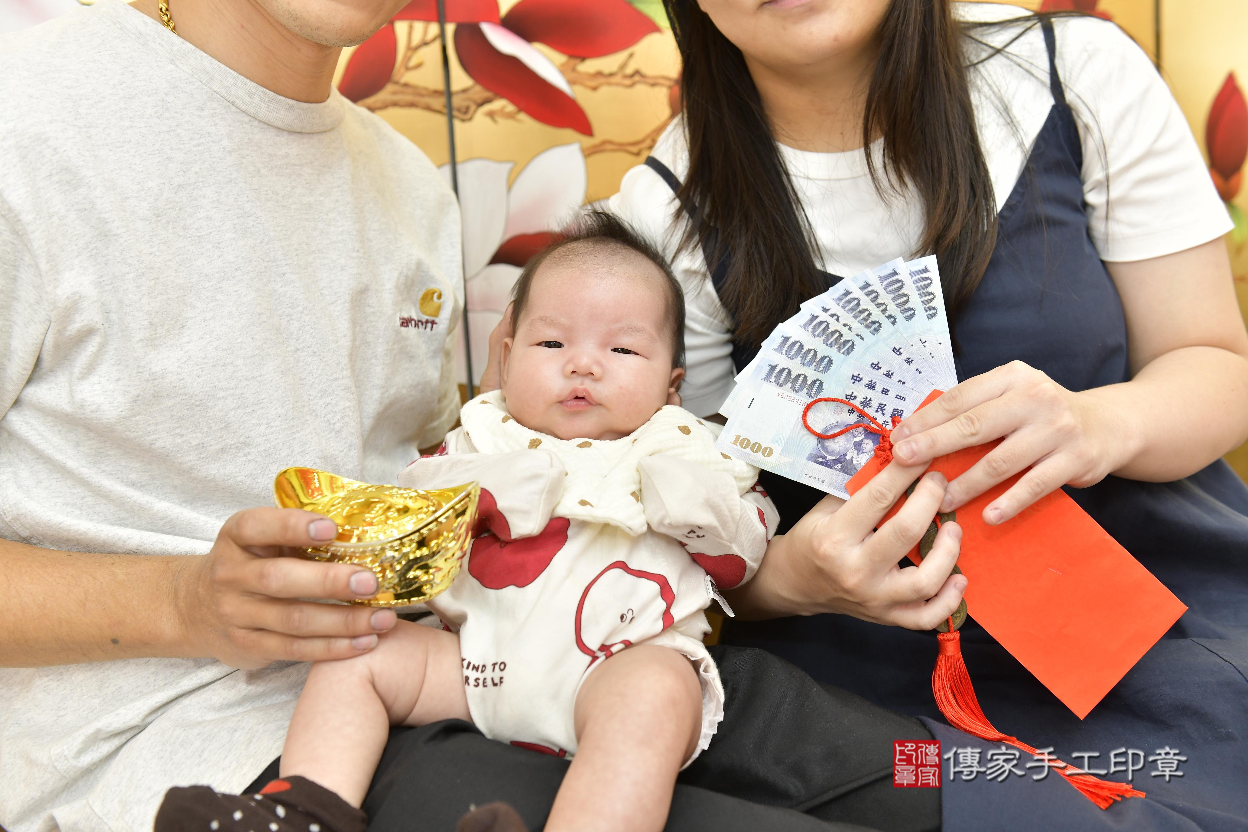 傳家手工印章新竹店、抓周、度脺、中國風會場、傳家嬰兒古禮、吉祥話、抓周道具物品24種、拍照。抓周證書。寶寶抓周、滿周歲、生日快樂、祝福