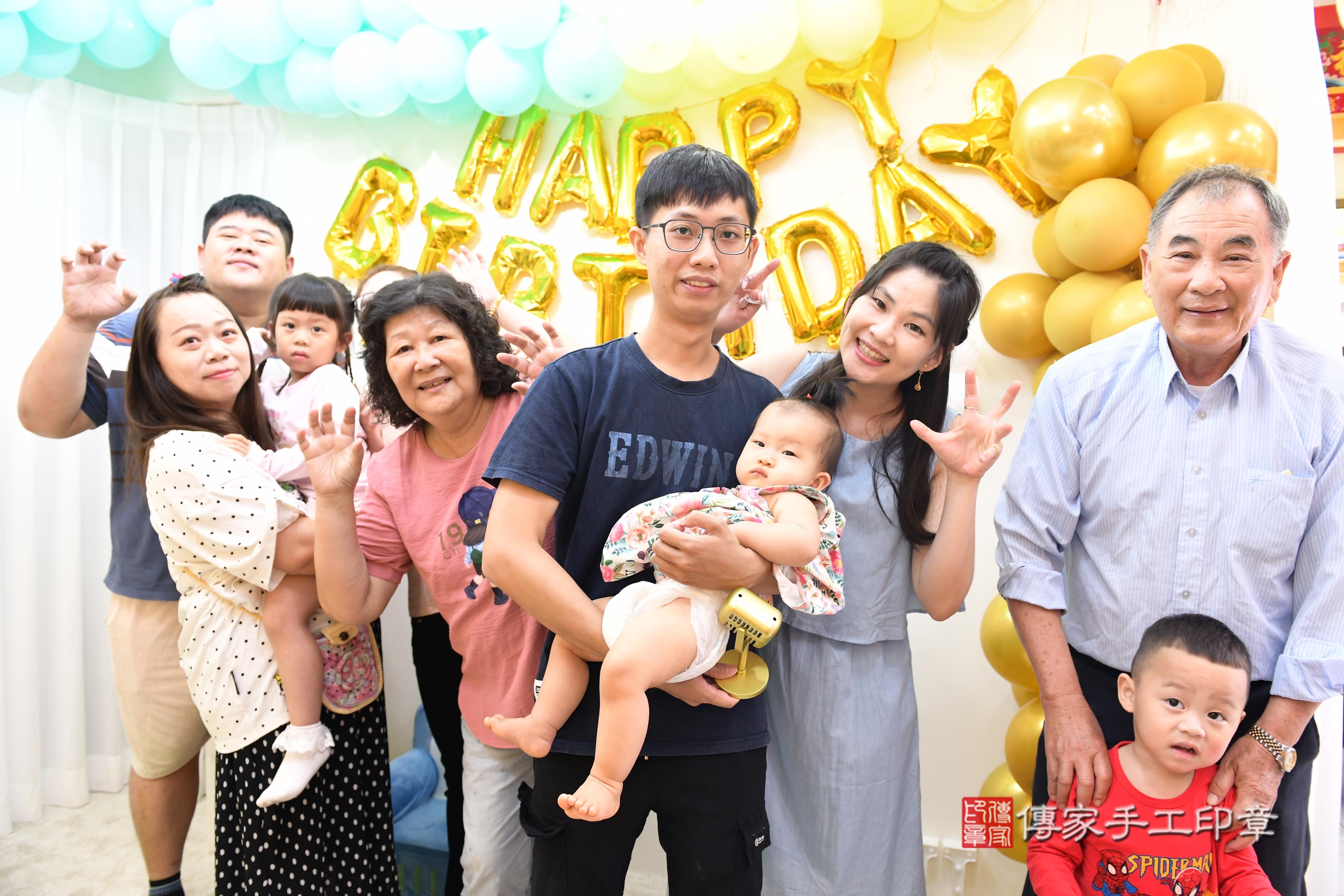 傳家手工印章台南店、抓周、度脺、美式風會場、傳家嬰兒古禮、吉祥話、抓周道具物品24種、拍照。抓周證書。寶寶抓周、滿周歲、生日快樂、祝福