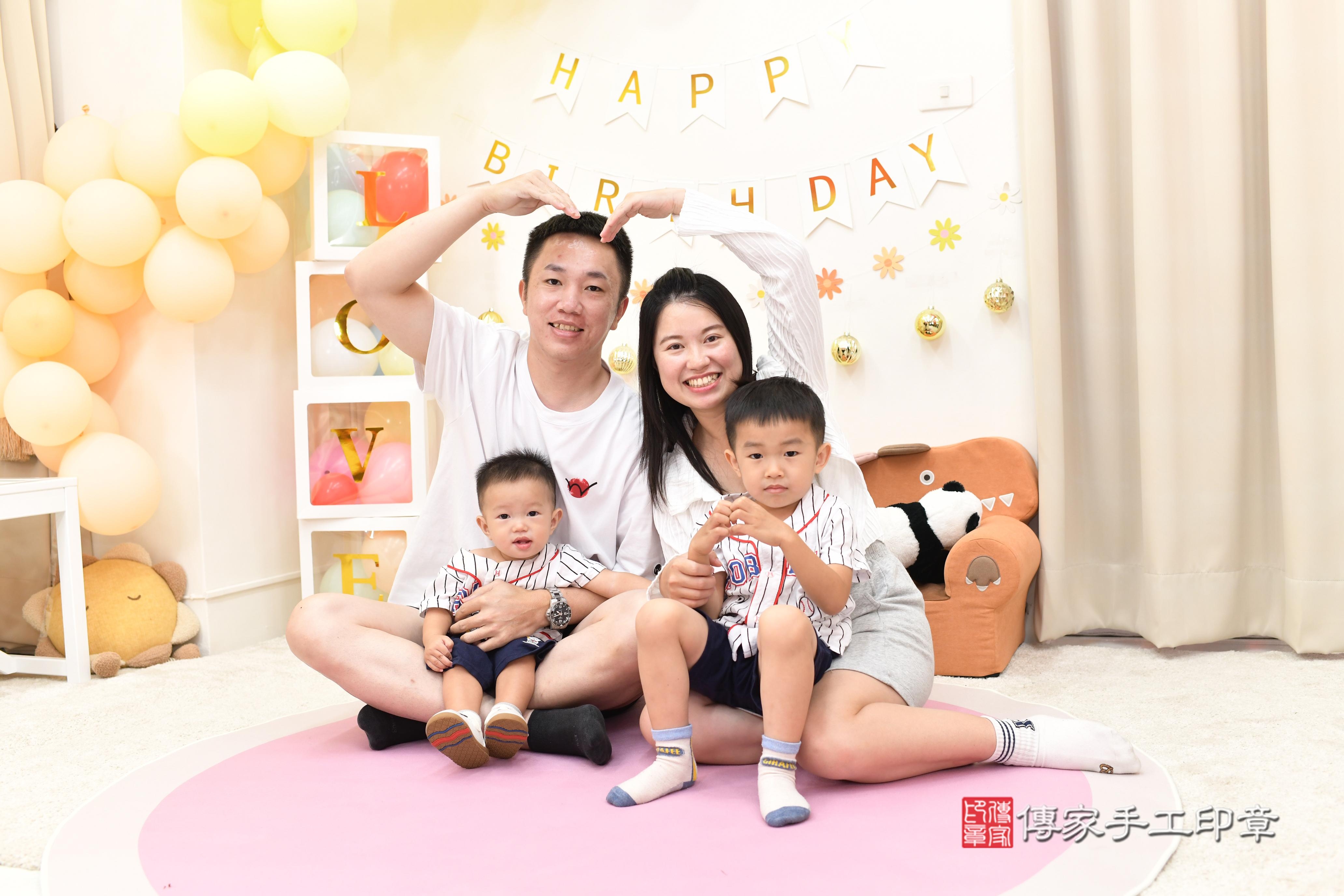 笑聲與祝福交織：抓週儀式的美好記憶！高雄市鳳山區霖霖寶貝抓周 .....，案例照