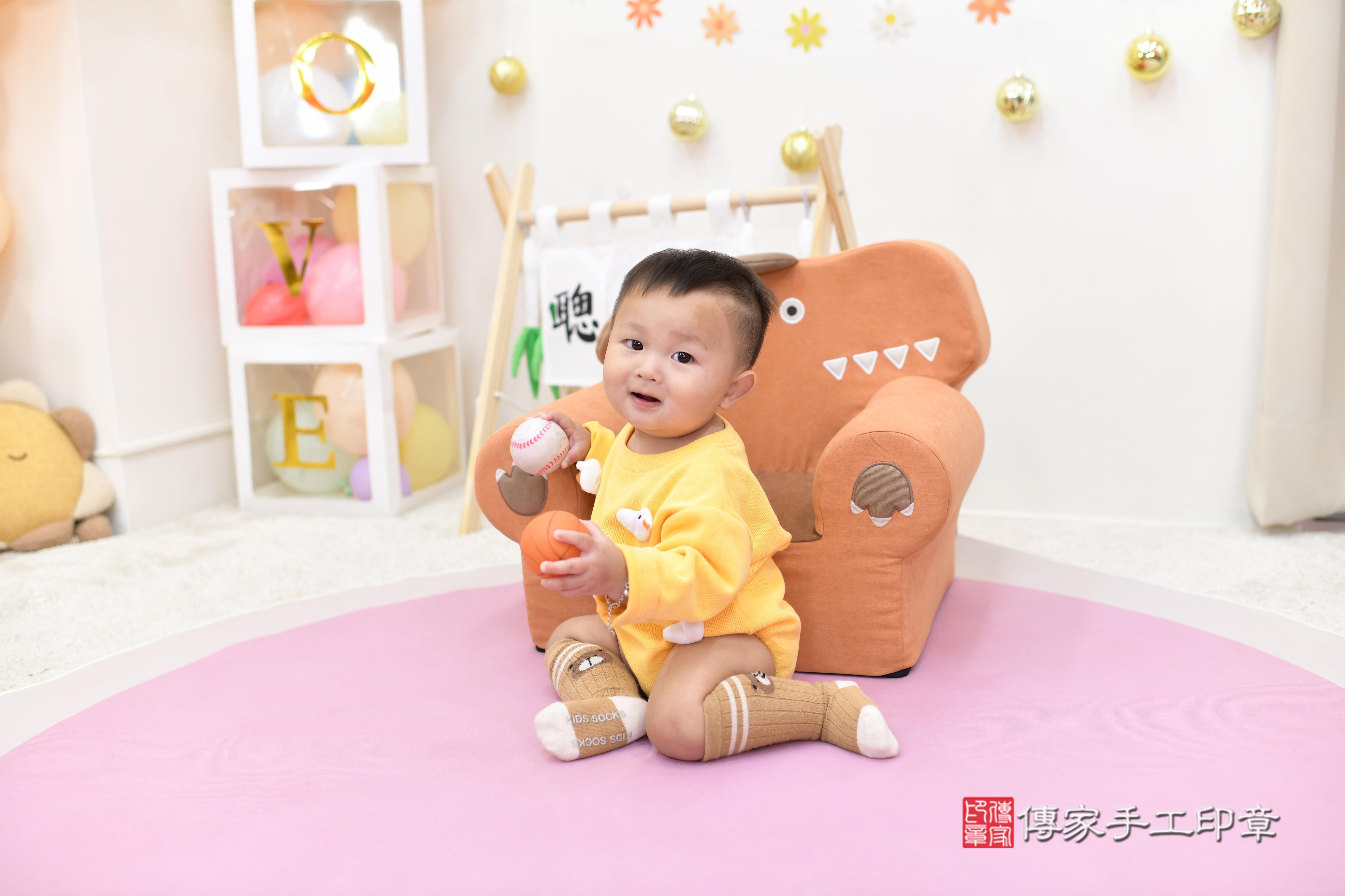 傳家手工印章高雄店、抓周、度脺、中國風會場、傳家嬰兒古禮、吉祥話、抓周道具物品24種、拍照。抓周證書。寶寶抓周、滿周歲、生日快樂、祝福