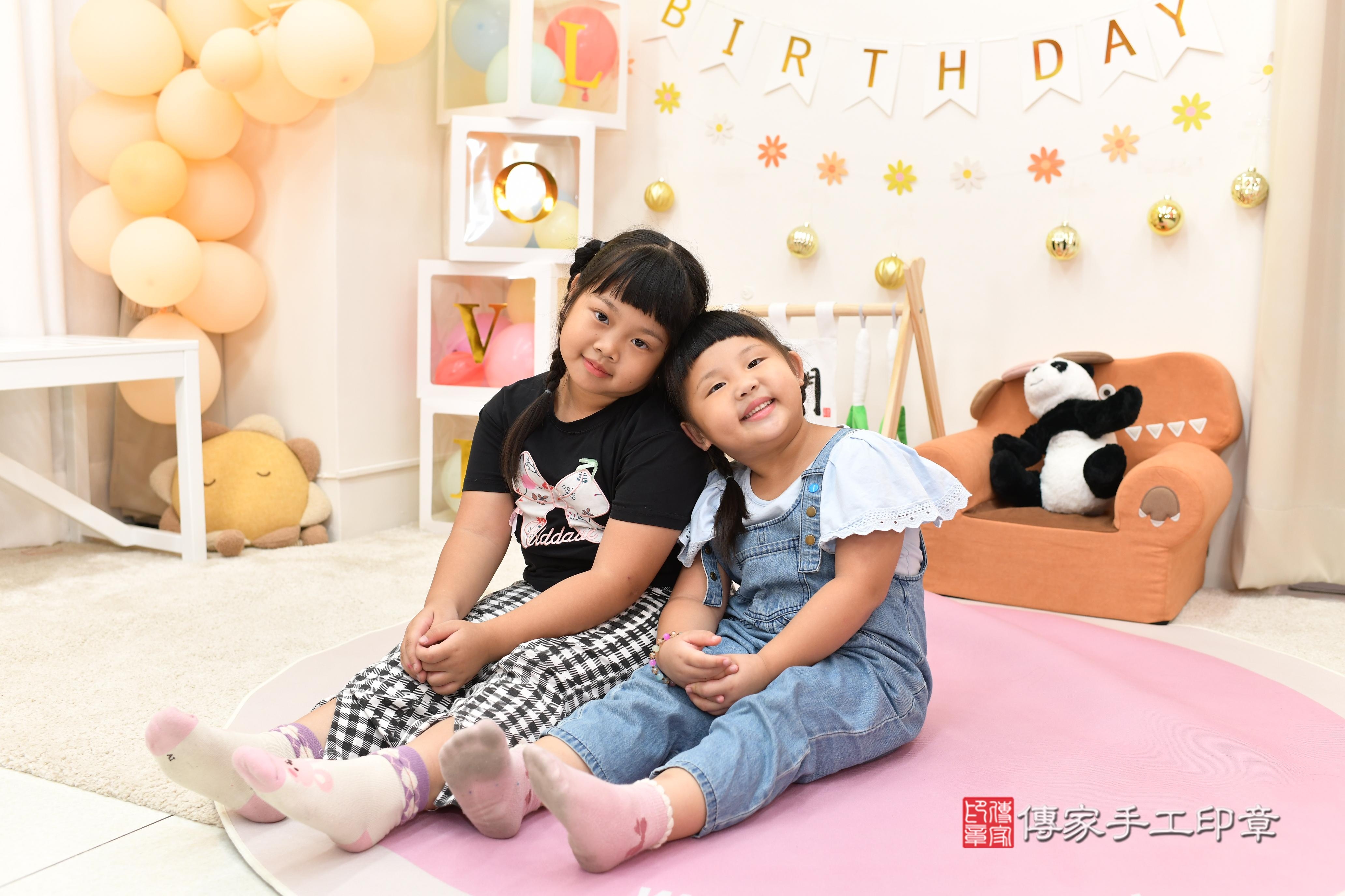 傳家手工印章高雄店、抓周、度脺、中國風會場、傳家嬰兒古禮、吉祥話、抓周道具物品24種、拍照。抓周證書。寶寶抓周、滿周歲、生日快樂、祝福