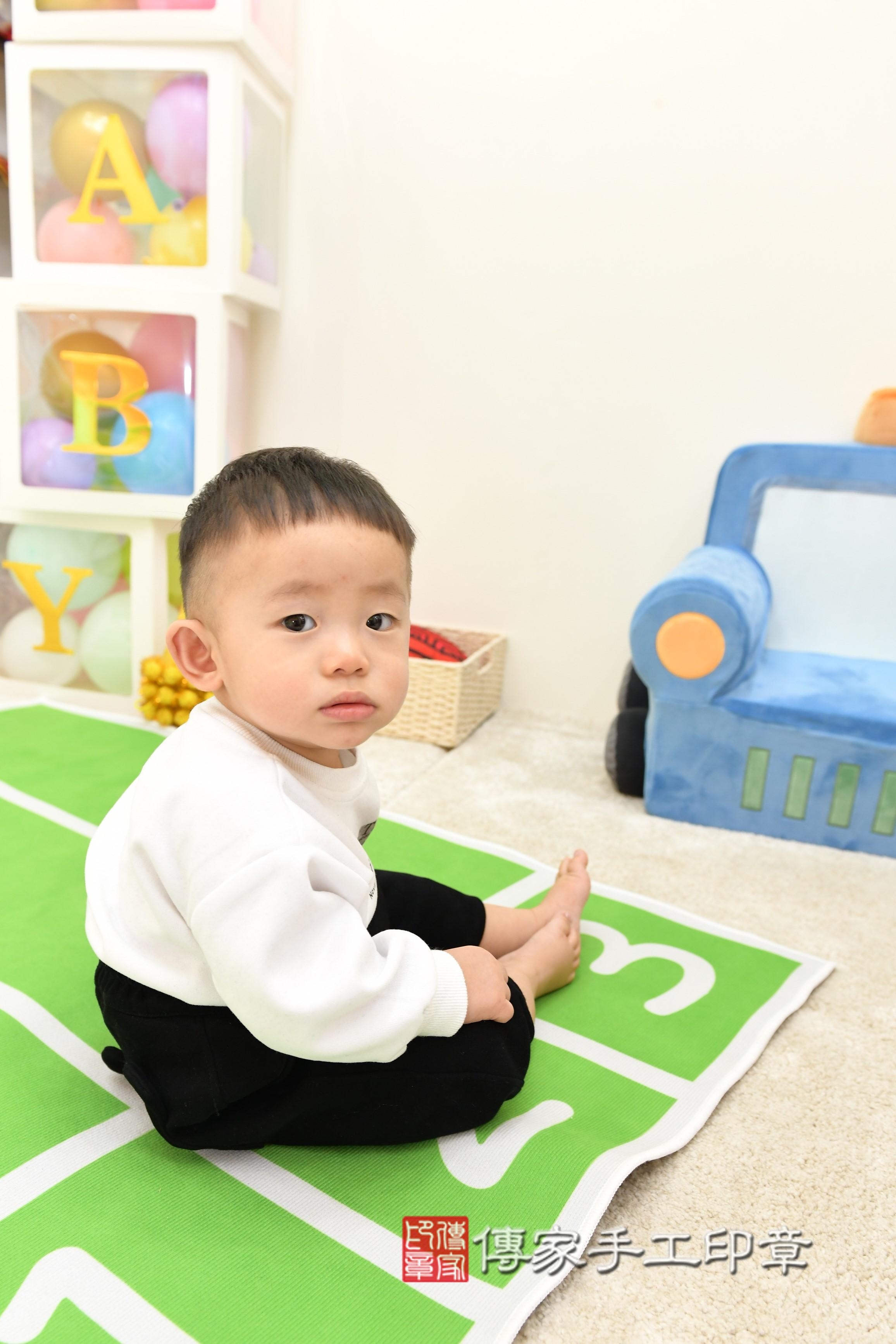 傳家手工印章台南店、抓周、度脺、美式風會場、傳家嬰兒古禮、吉祥話、抓周道具物品24種、拍照。抓周證書。寶寶抓周、滿周歲、生日快樂、祝福 傳家手工印章台南店、抓周、度脺、美式風會場、傳家嬰兒古禮、吉祥話、抓周道具物品24種、拍照。抓周證書。寶寶抓周、滿周歲、生日快樂、祝福