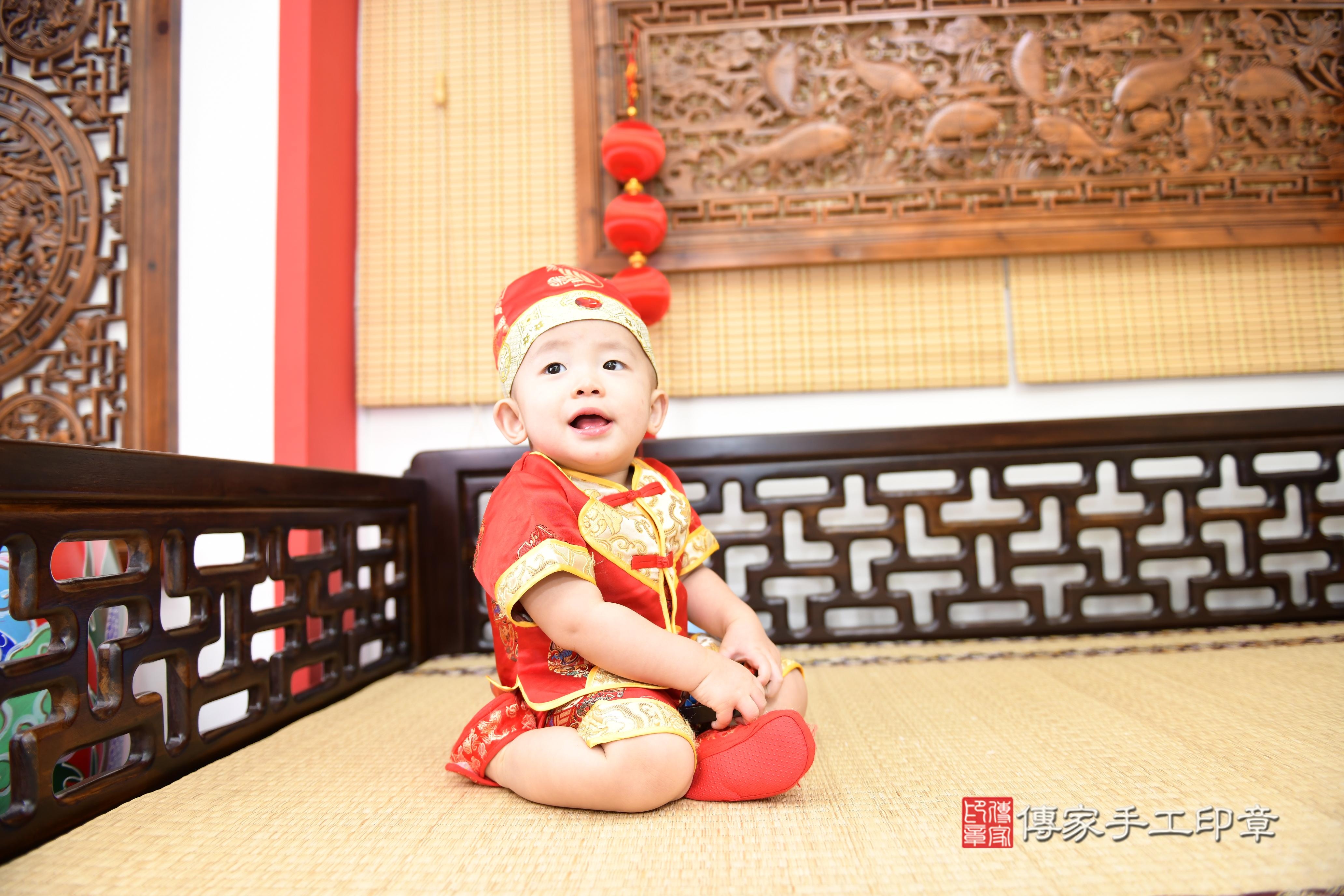 傳家手工印章台南店、抓周、度脺、美式風會場、傳家嬰兒古禮、吉祥話、抓周道具物品24種、拍照。抓周證書。寶寶抓周、滿周歲、生日快樂、祝福 傳家手工印章台南店、抓周、度脺、美式風會場、傳家嬰兒古禮、吉祥話、抓周道具物品24種、拍照。抓周證書。寶寶抓周、滿周歲、生日快樂、祝福