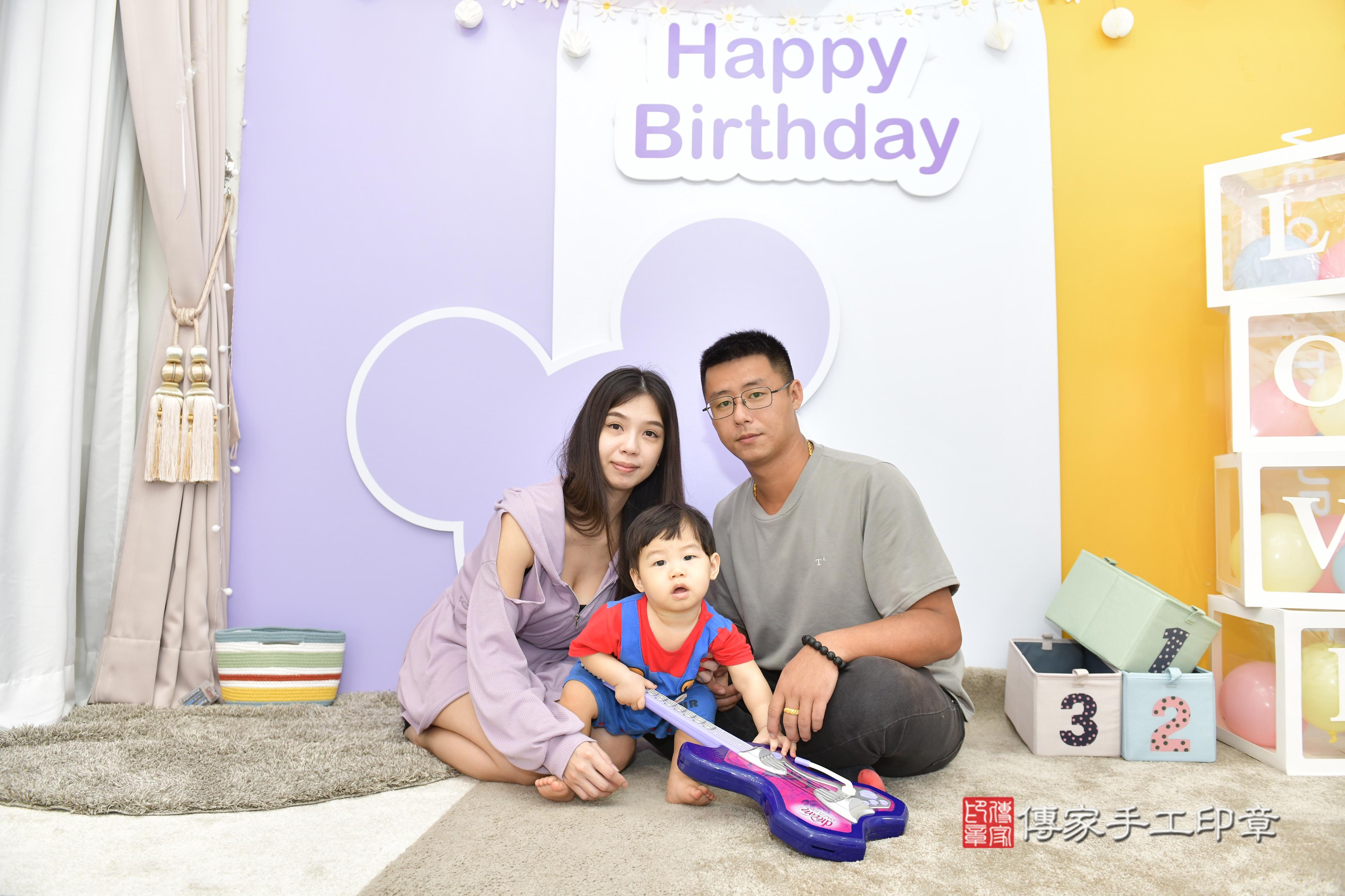 笑聲與祝福交織：抓週儀式的美好記憶！傳家桃園店區旭旭寶貝抓周 .....，案例照