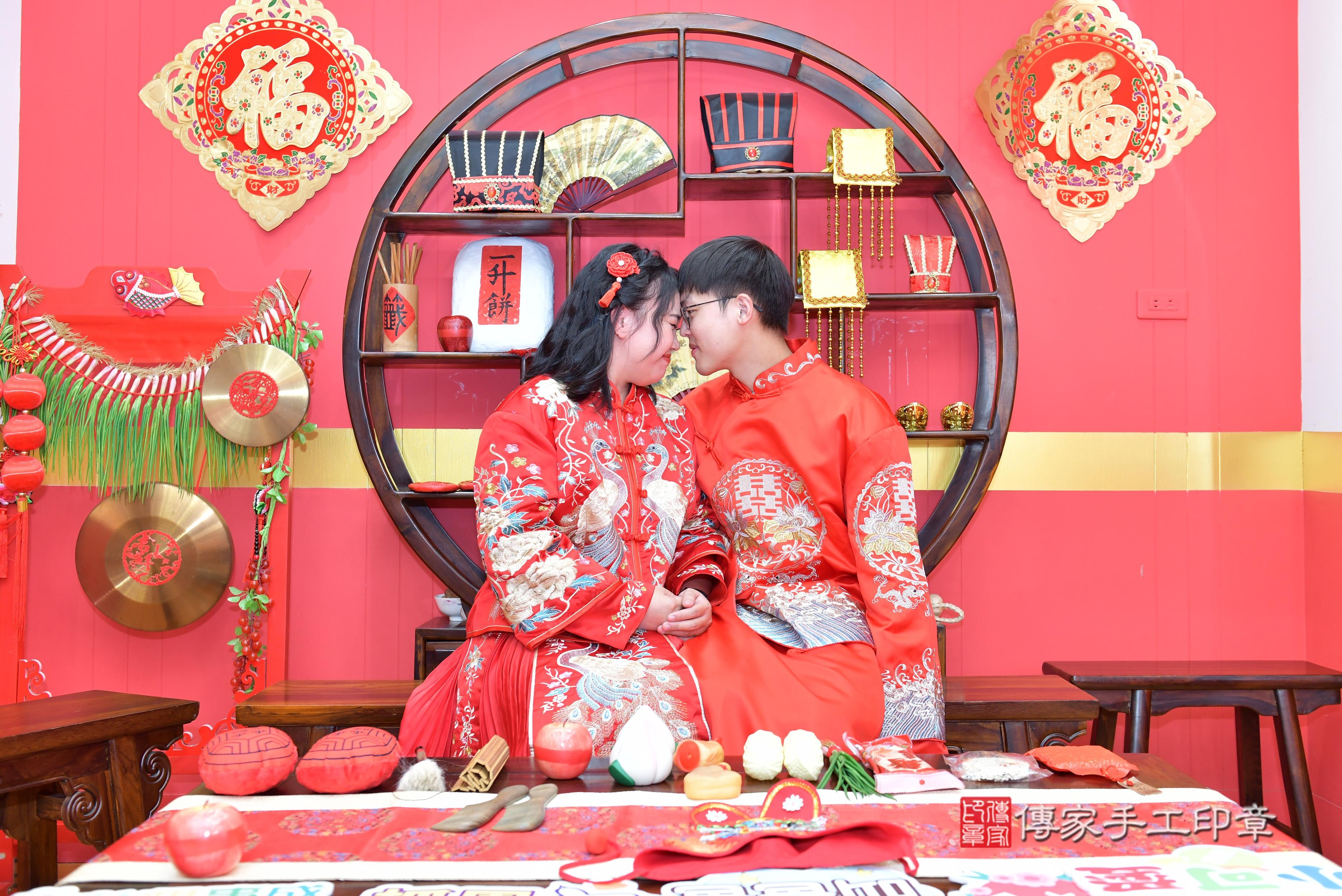 傳家手工印章桃園店、抓周、度脺、美式風會場、傳家嬰兒古禮、吉祥話、抓周道具物品24種、拍照。抓周證書。寶寶抓周、滿周歲、生日快樂、祝福 傳家手工印章桃園店、抓周、度脺、美式風會場、傳家嬰兒古禮、吉祥話、抓周道具物品24種、拍照。抓周證書。寶寶抓周、滿周歲、生日快樂、祝福
