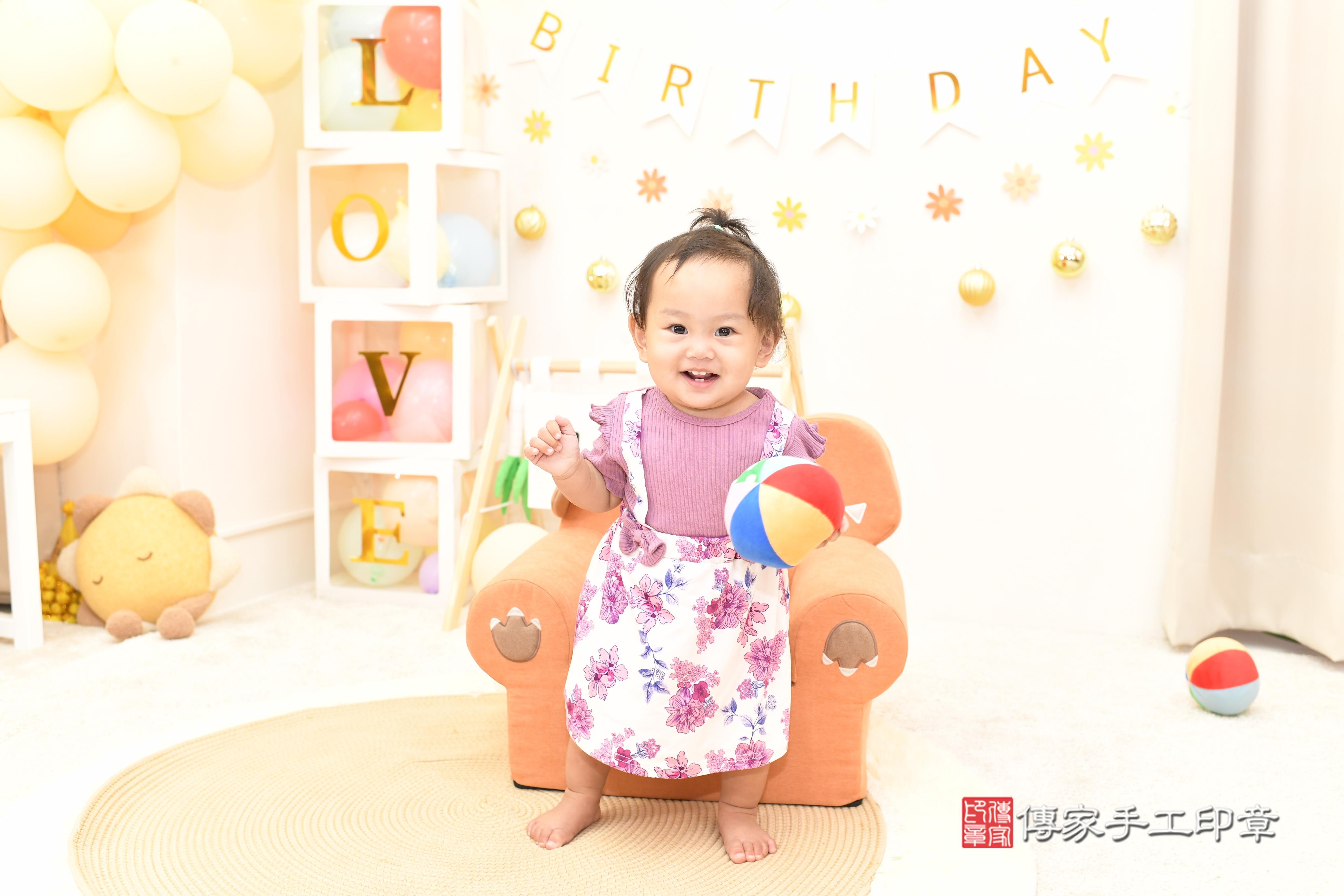 傳家手工印章高雄店、抓周、度脺、美式風會場、傳家嬰兒古禮、吉祥話、抓周道具物品24種、拍照。抓周證書。寶寶抓周、滿周歲、生日快樂、祝福 傳家手工印章高雄店、抓周、度脺、美式風會場、傳家嬰兒古禮、吉祥話、抓周道具物品24種、拍照。抓周證書。寶寶抓周、滿周歲、生日快樂、祝福