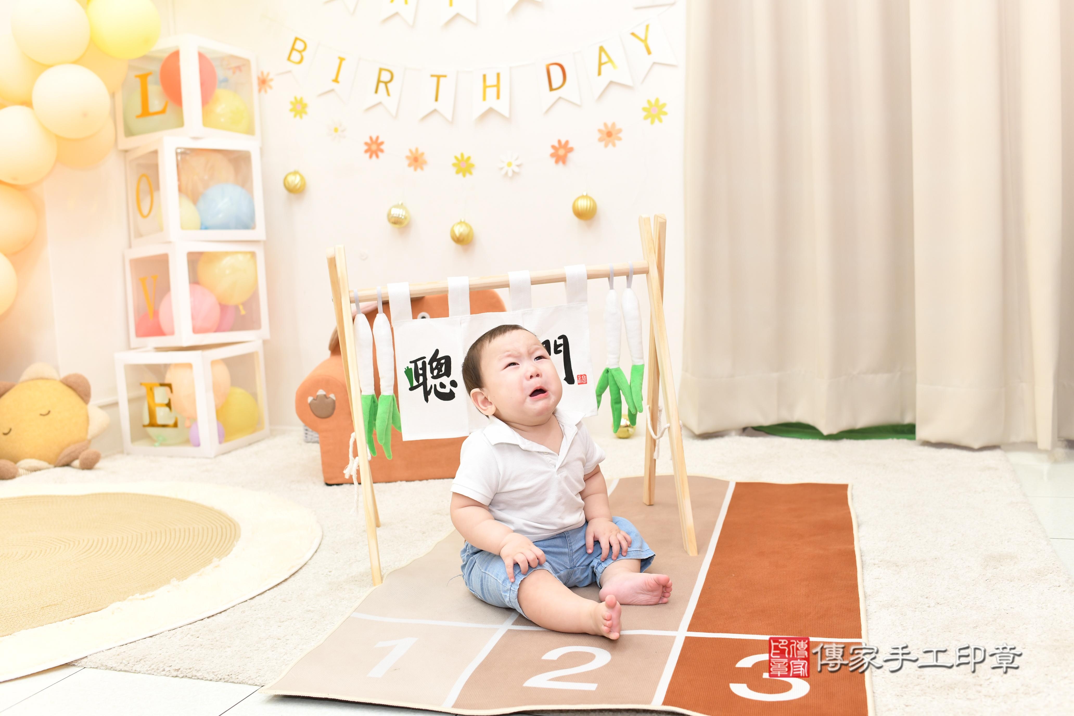 傳家手工印章高雄店、抓周、度脺、美式風會場、傳家嬰兒古禮、吉祥話、抓周道具物品24種、拍照。抓周證書。寶寶抓周、滿周歲、生日快樂、祝福 傳家手工印章高雄店、抓周、度脺、美式風會場、傳家嬰兒古禮、吉祥話、抓周道具物品24種、拍照。抓周證書。寶寶抓周、滿周歲、生日快樂、祝福