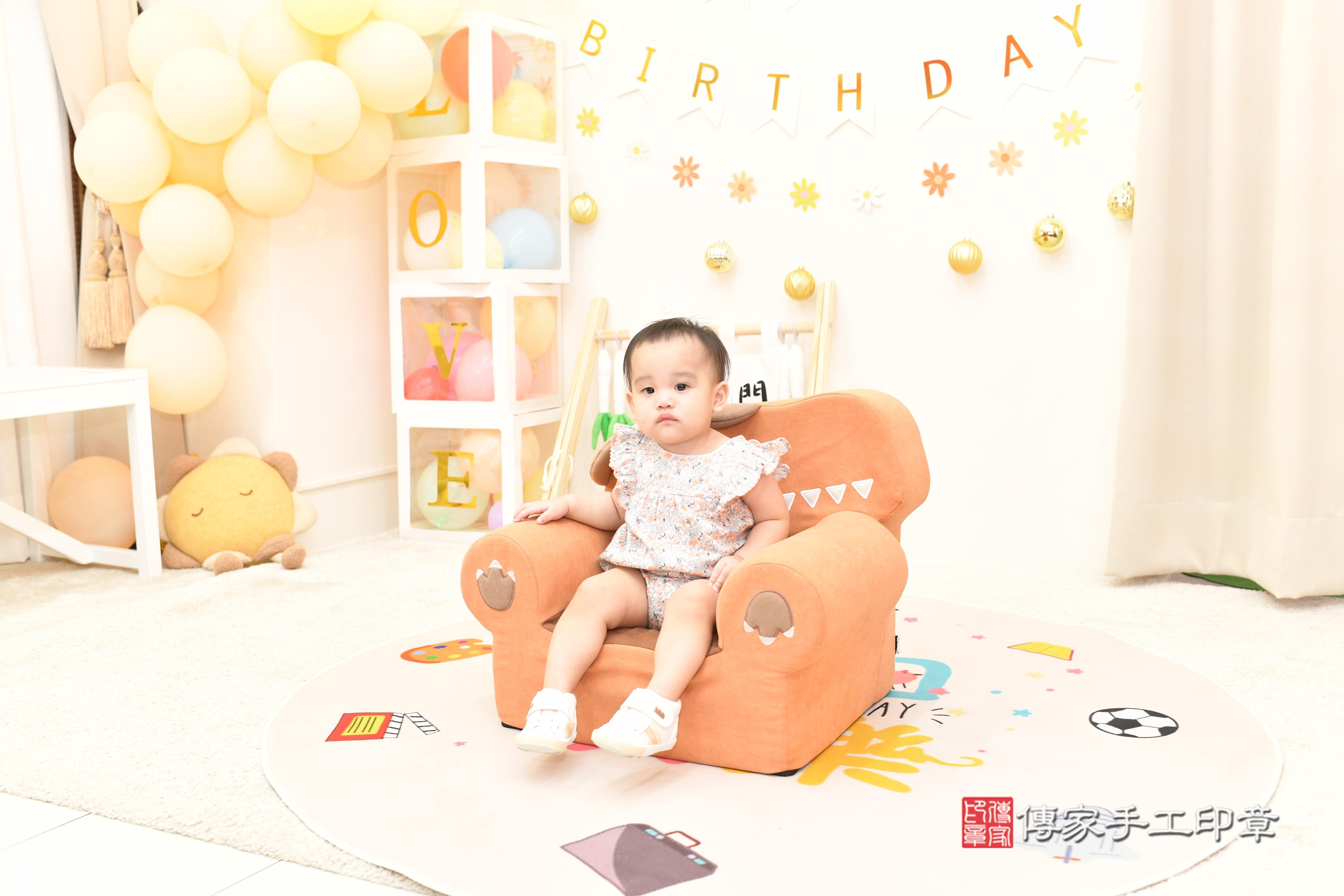 傳家手工印章高雄店、抓周、度脺、美式風會場、傳家嬰兒古禮、吉祥話、抓周道具物品24種、拍照。抓周證書。寶寶抓周、滿周歲、生日快樂、祝福 傳家手工印章高雄店、抓周、度脺、美式風會場、傳家嬰兒古禮、吉祥話、抓周道具物品24種、拍照。抓周證書。寶寶抓周、滿周歲、生日快樂、祝福