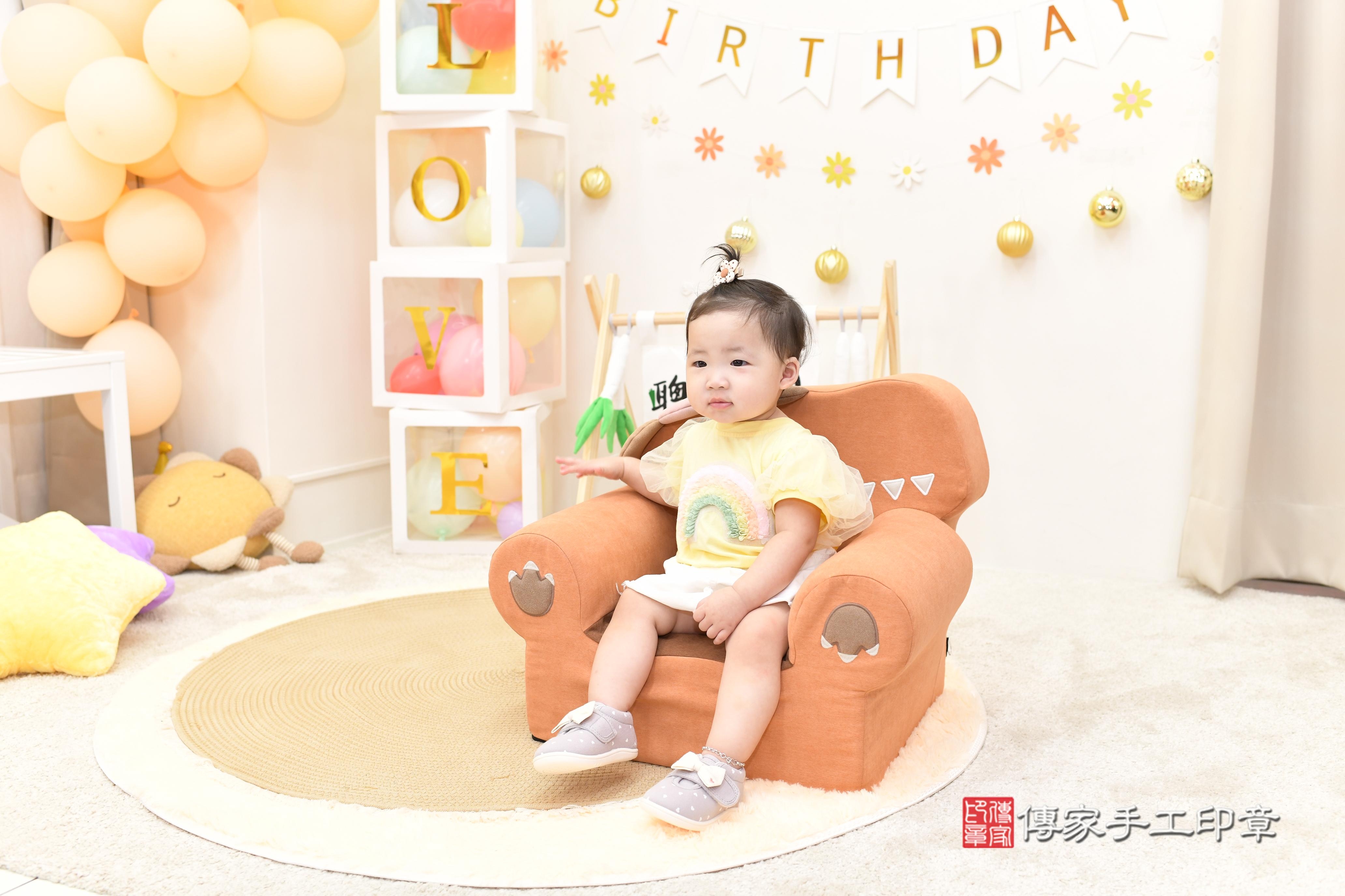 傳家手工印章高雄店、抓周、度脺、美式風會場、傳家嬰兒古禮、吉祥話、抓周道具物品24種、拍照。抓周證書。寶寶抓周、滿周歲、生日快樂、祝福 傳家手工印章高雄店、抓周、度脺、美式風會場、傳家嬰兒古禮、吉祥話、抓周道具物品24種、拍照。抓周證書。寶寶抓周、滿周歲、生日快樂、祝福