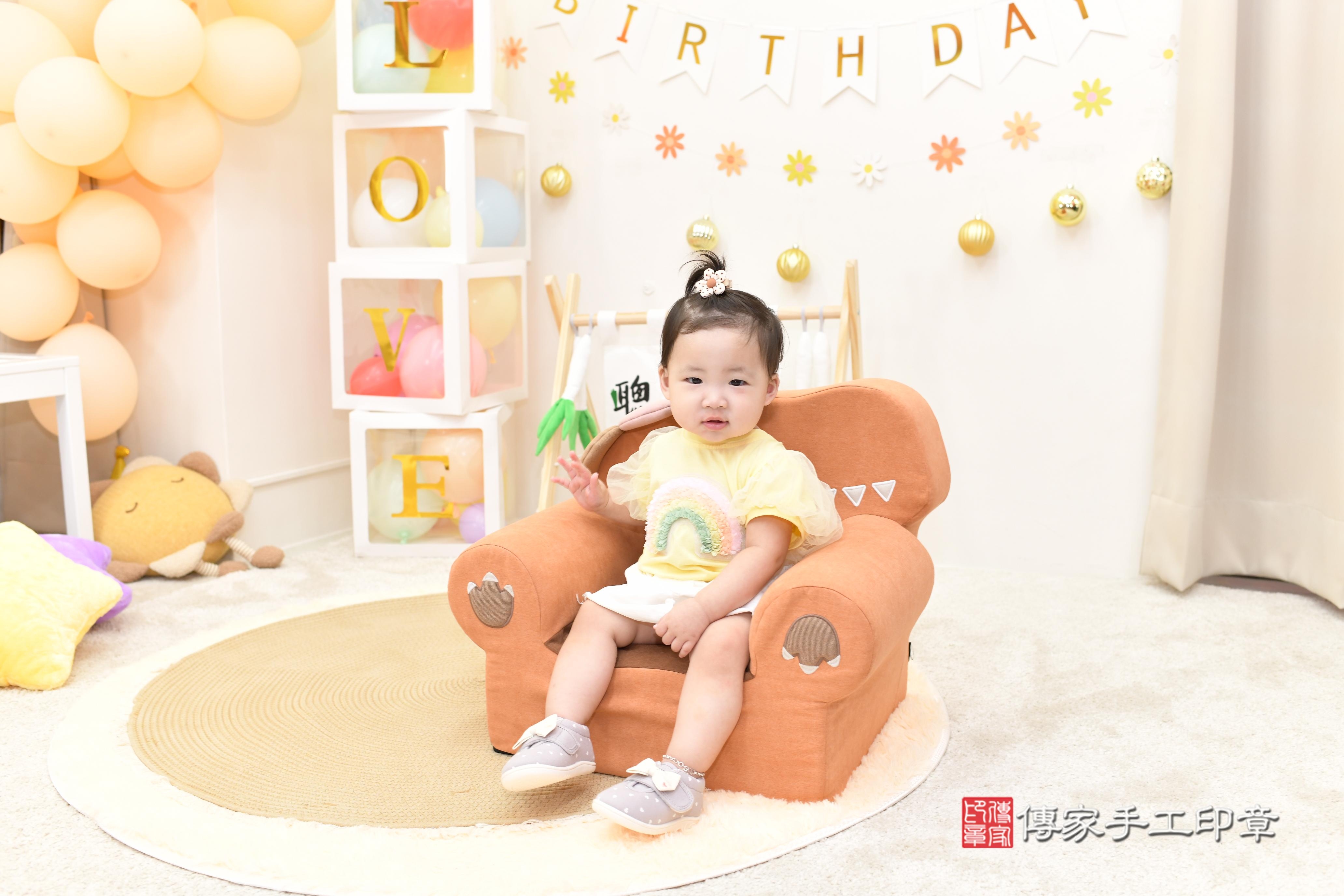 傳家手工印章高雄店、抓周、度脺、美式風會場、傳家嬰兒古禮、吉祥話、抓周道具物品24種、拍照。抓周證書。寶寶抓周、滿周歲、生日快樂、祝福 傳家手工印章高雄店、抓周、度脺、美式風會場、傳家嬰兒古禮、吉祥話、抓周道具物品24種、拍照。抓周證書。寶寶抓周、滿周歲、生日快樂、祝福