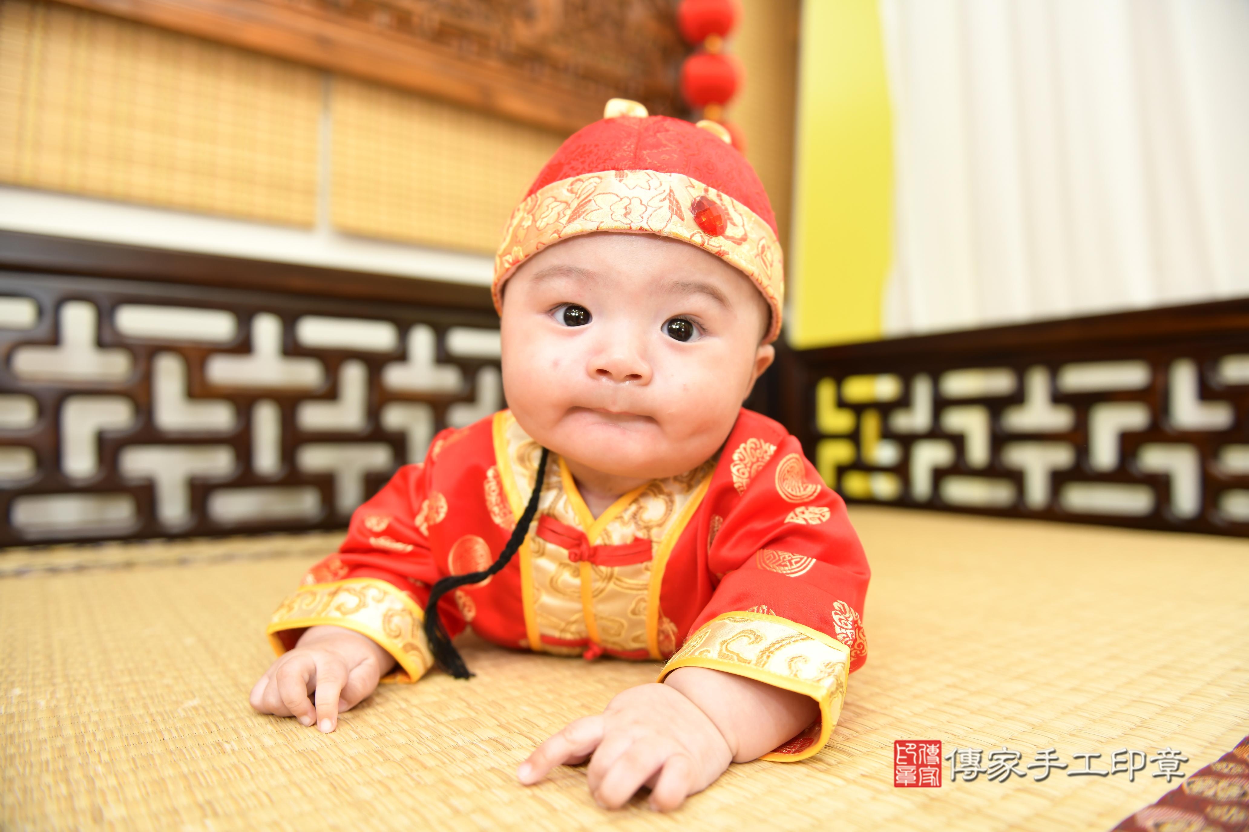 傳家手工印章台南店、抓周、度脺、中國風會場、傳家嬰兒古禮、吉祥話、抓周道具物品24種、拍照。抓周證書。寶寶抓周、滿周歲、生日快樂、祝福 傳家手工印章台南店、抓周、度脺、中國風會場、傳家嬰兒古禮、吉祥話、抓周道具物品24種、拍照。抓周證書。寶寶抓周、滿周歲、生日快樂、祝福