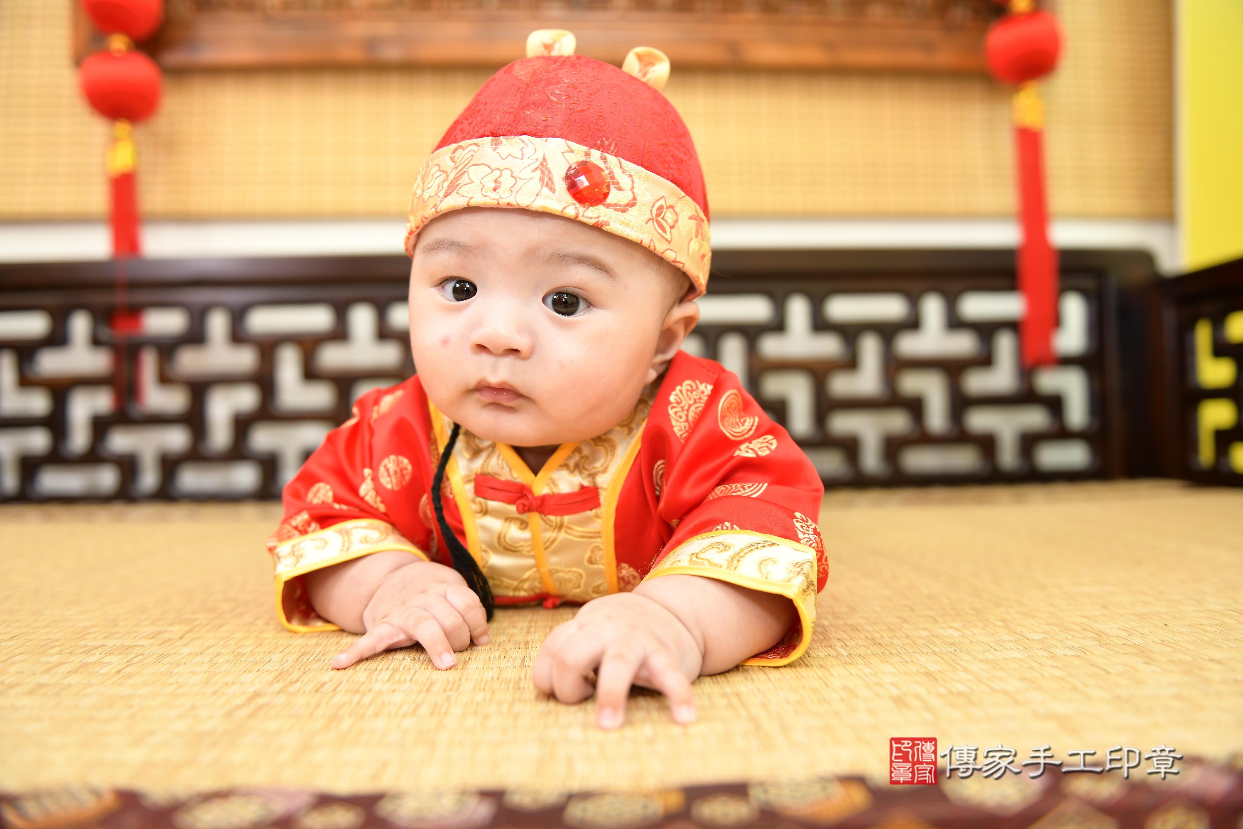 傳家手工印章台南店、抓周、度脺、中國風會場、傳家嬰兒古禮、吉祥話、抓周道具物品24種、拍照。抓周證書。寶寶抓周、滿周歲、生日快樂、祝福 傳家手工印章台南店、抓周、度脺、中國風會場、傳家嬰兒古禮、吉祥話、抓周道具物品24種、拍照。抓周證書。寶寶抓周、滿周歲、生日快樂、祝福